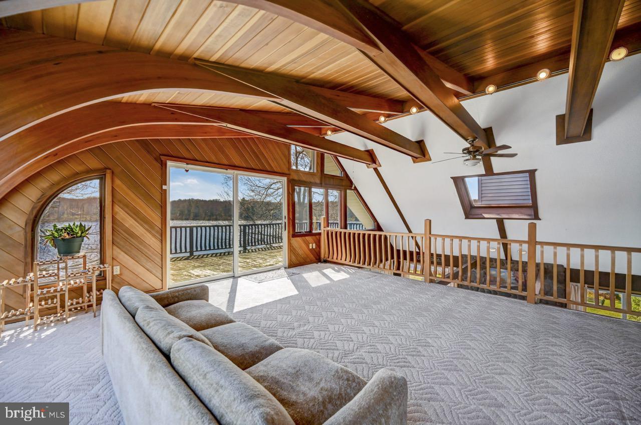 LAKE IN THE CLOUDS - Residential