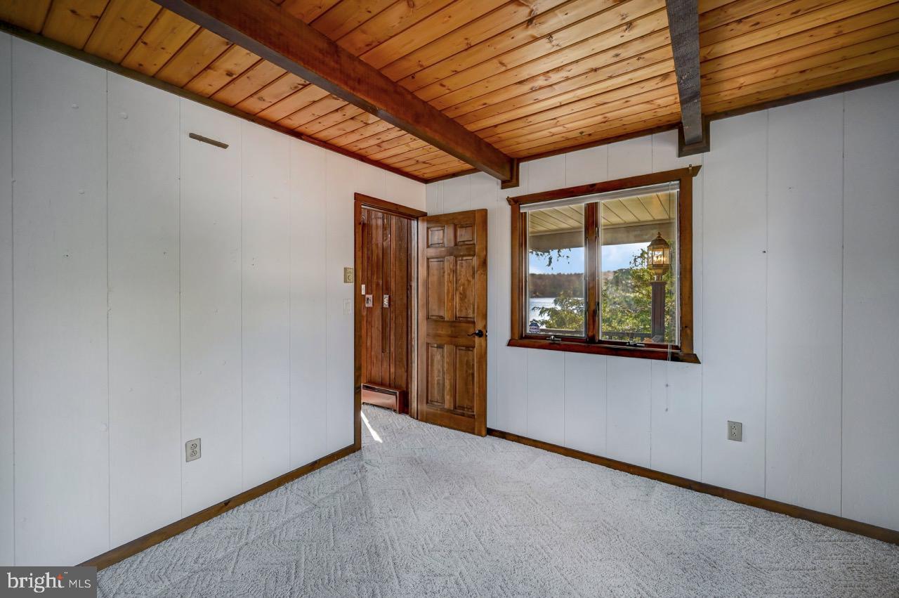 LAKE IN THE CLOUDS - Residential