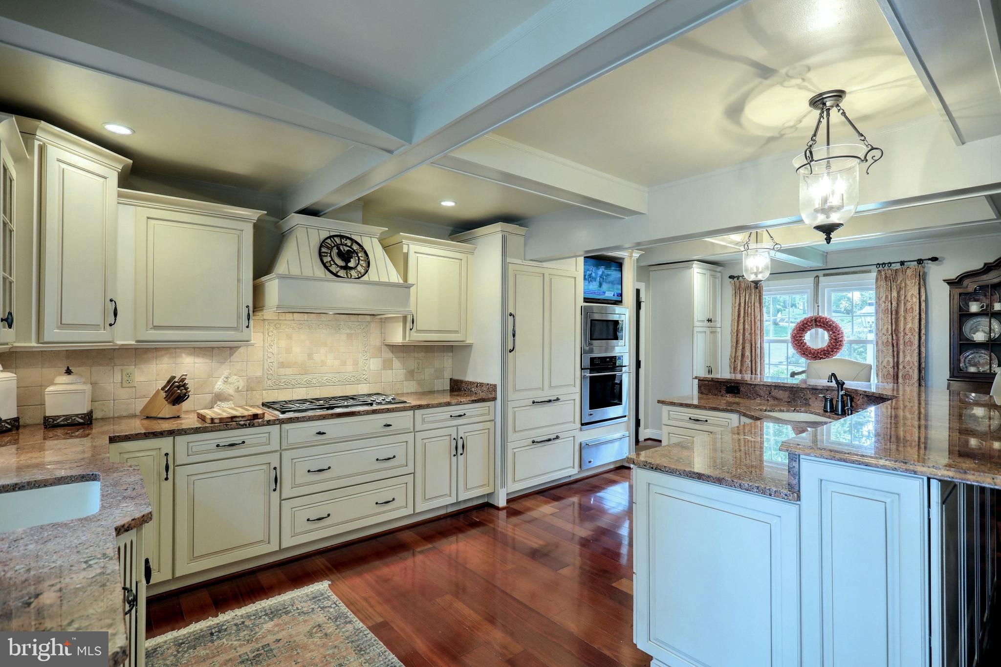COLONIAL HEIGHTS - Residential