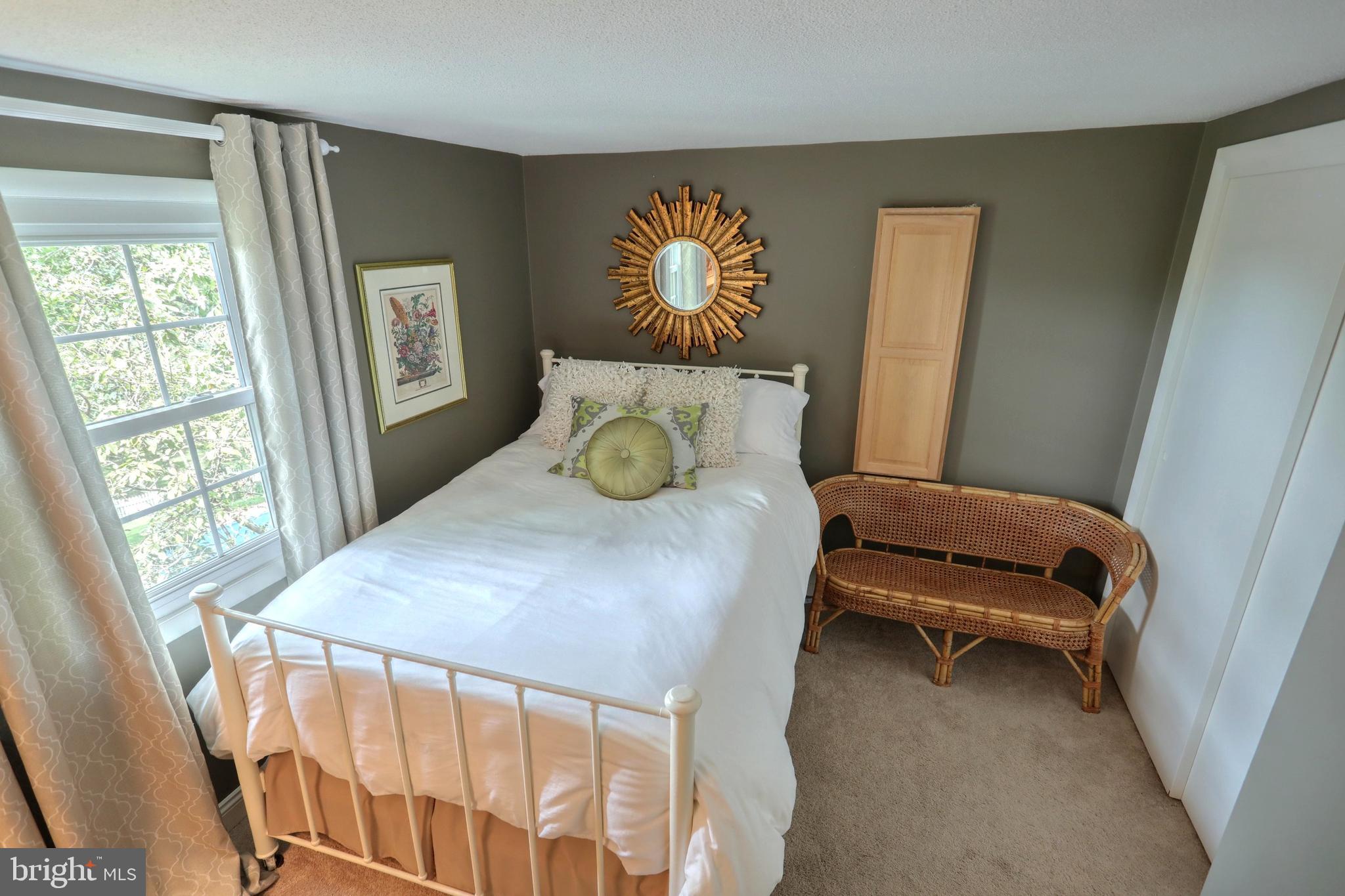 COLONIAL HEIGHTS - Residential