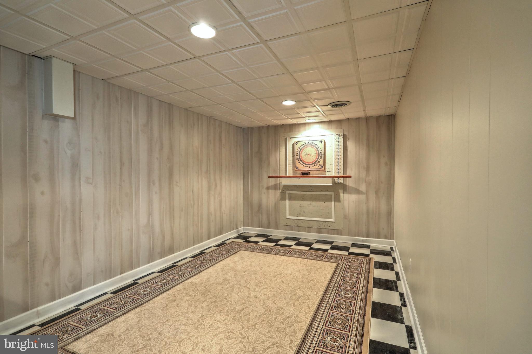 COLONIAL HEIGHTS - Residential