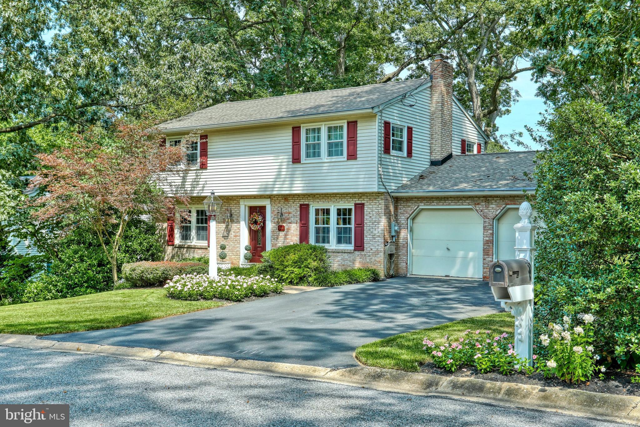 COLONIAL HEIGHTS - Residential