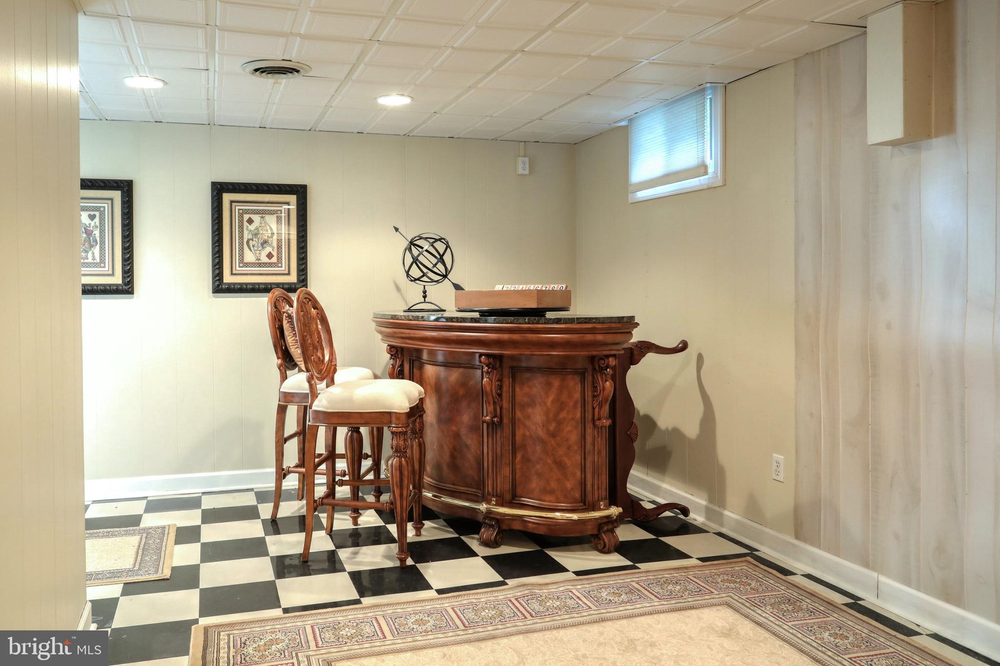 COLONIAL HEIGHTS - Residential