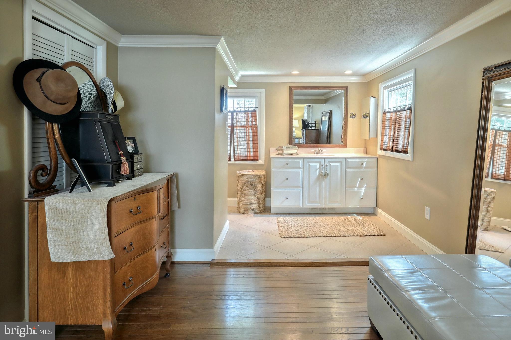 COLONIAL HEIGHTS - Residential