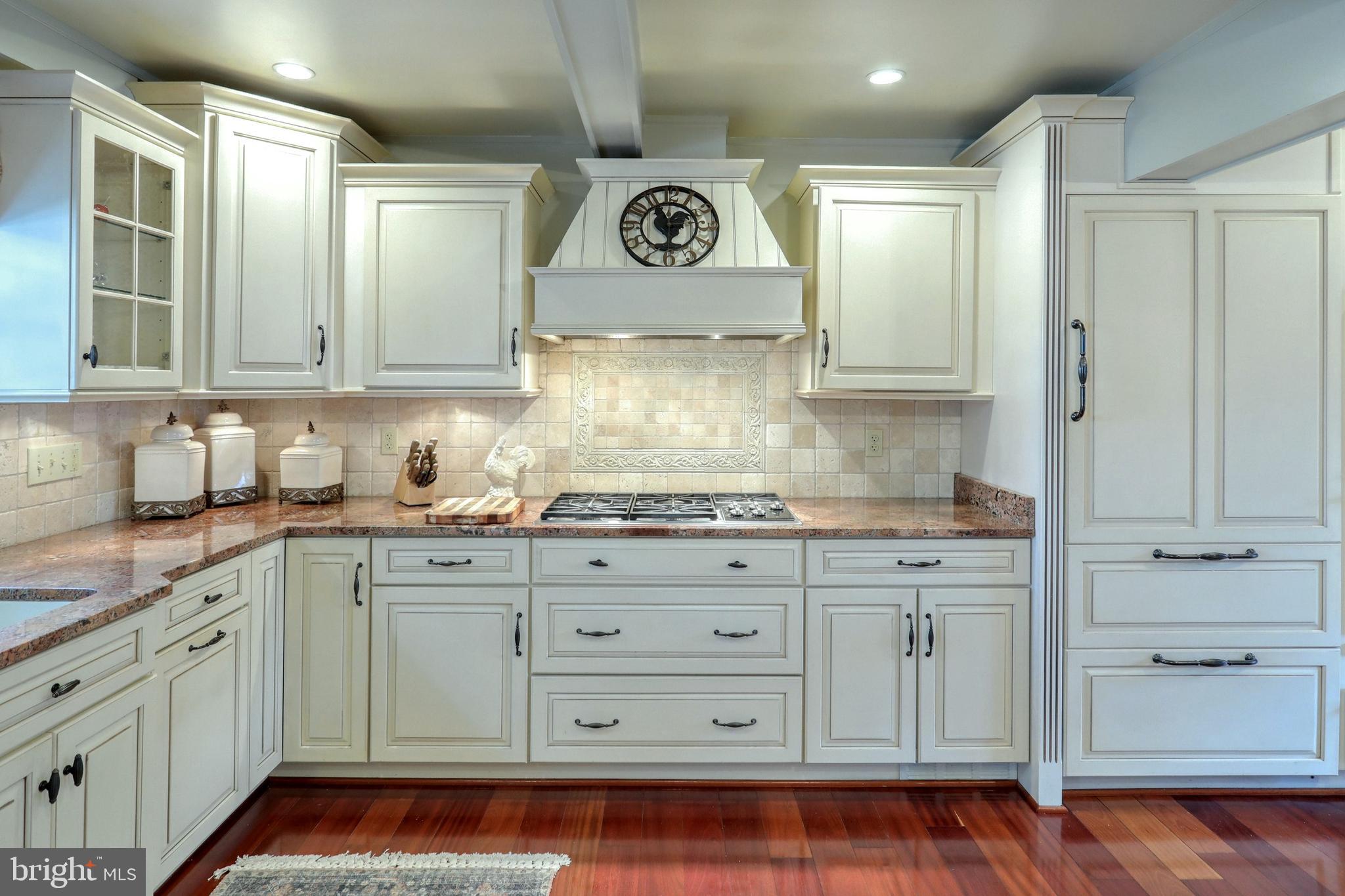 COLONIAL HEIGHTS - Residential