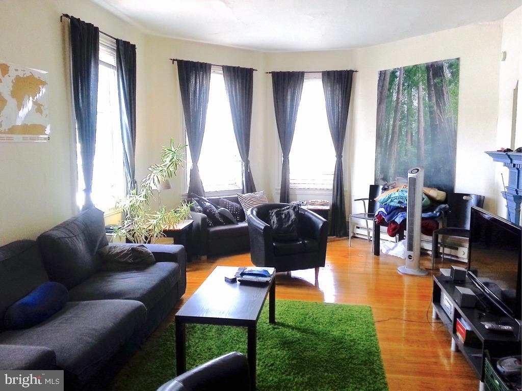 1905 SPRING GARDEN STREET 3R
