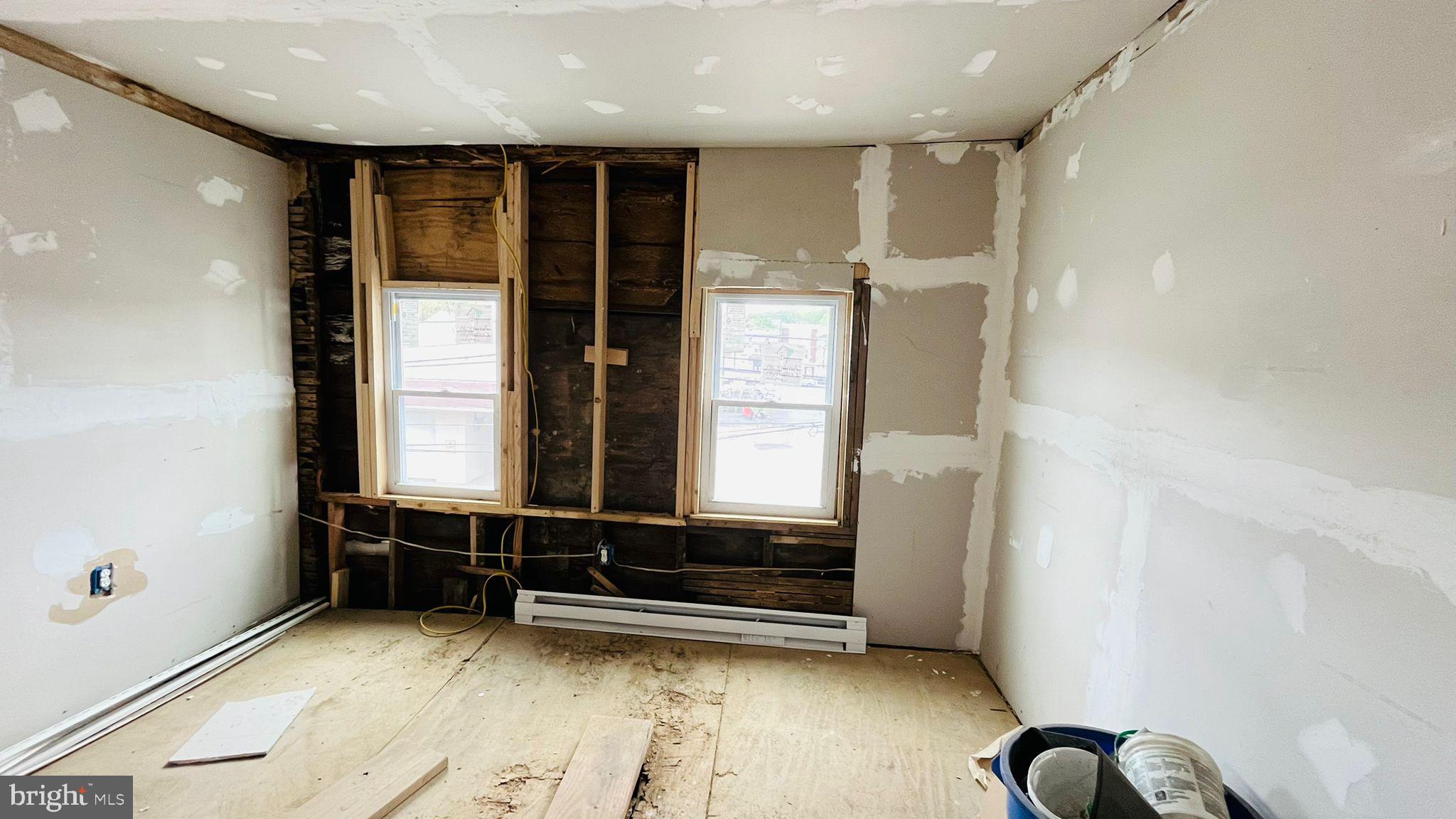 34 N 3RD STREET
