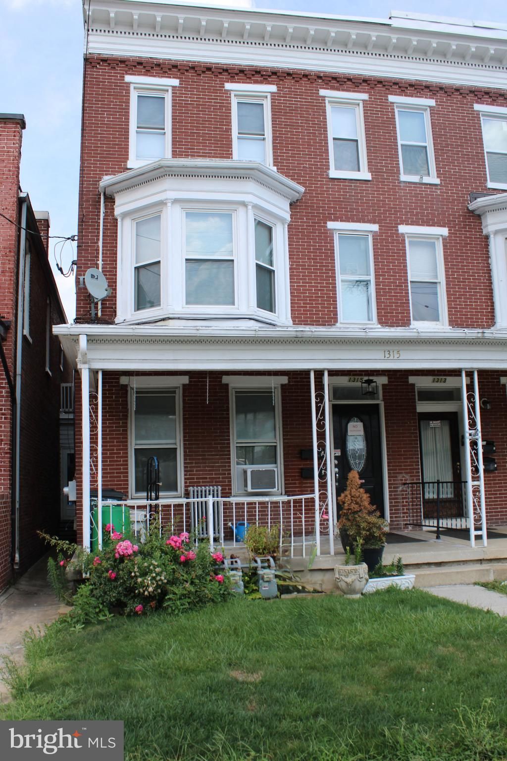 Photo of 1315 N George Street, YORK, PA 17404 (MLS # PAYK2091658)