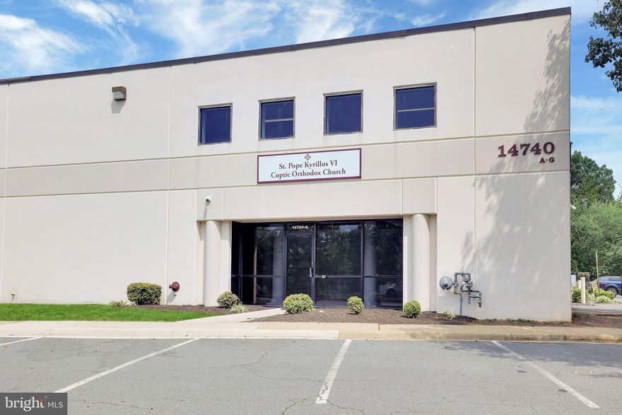 Prime Flex Condominium in Chantilly's Flint Lee Business Park. This versatile space, currently serving as a church, is ideal for a variety of uses including a specialized instruction center, daycare or preschool, religious assembly, catering, contractor's office and shop, and much more. 

*Condo associated has approved the installation of a bay door*

Located near major routes (Route 50, Route 28, and the Dulles Toll Road), it offers excellent accessibility in Fairfax County's thriving business environment. The property features a spacious main level meeting room, additional rooms for offices or classrooms, and essential amenities.

Positioned in an affluent area with a robust economy, it presents a unique opportunity for businesses seeking a flexible, well-located space in a dynamic community.