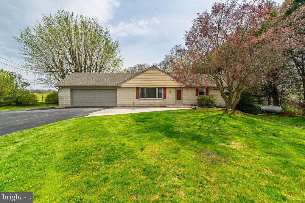 Photo of 67 Center Road, QUARRYVILLE, PA 17566 (MLS # PALA2068346)