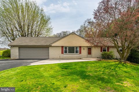 Photo of 67 Center Road, QUARRYVILLE, PA 17566 (MLS # PALA2068346)