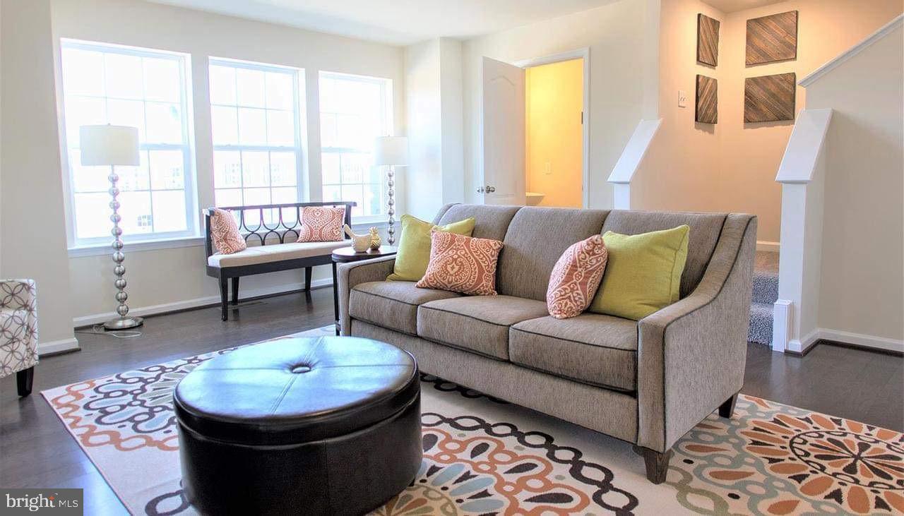 TOWNES AT TATE MANOR - Residential