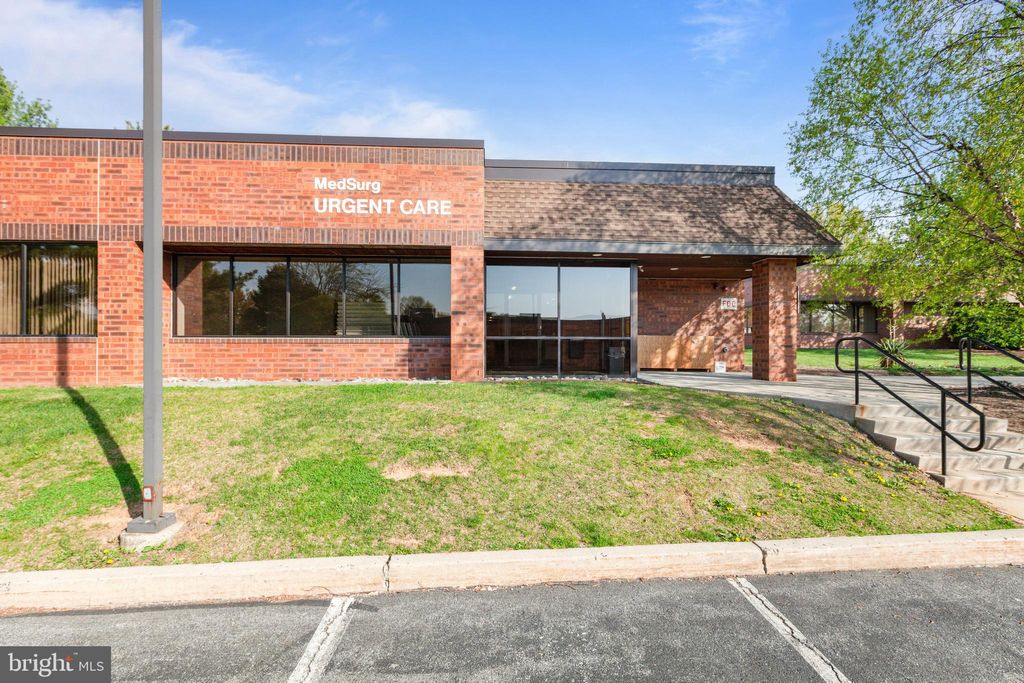 Photo of 1025 Berkshire Blvd #600 B, WYOMISSING, PA 19610 (MLS # PABK2057016)