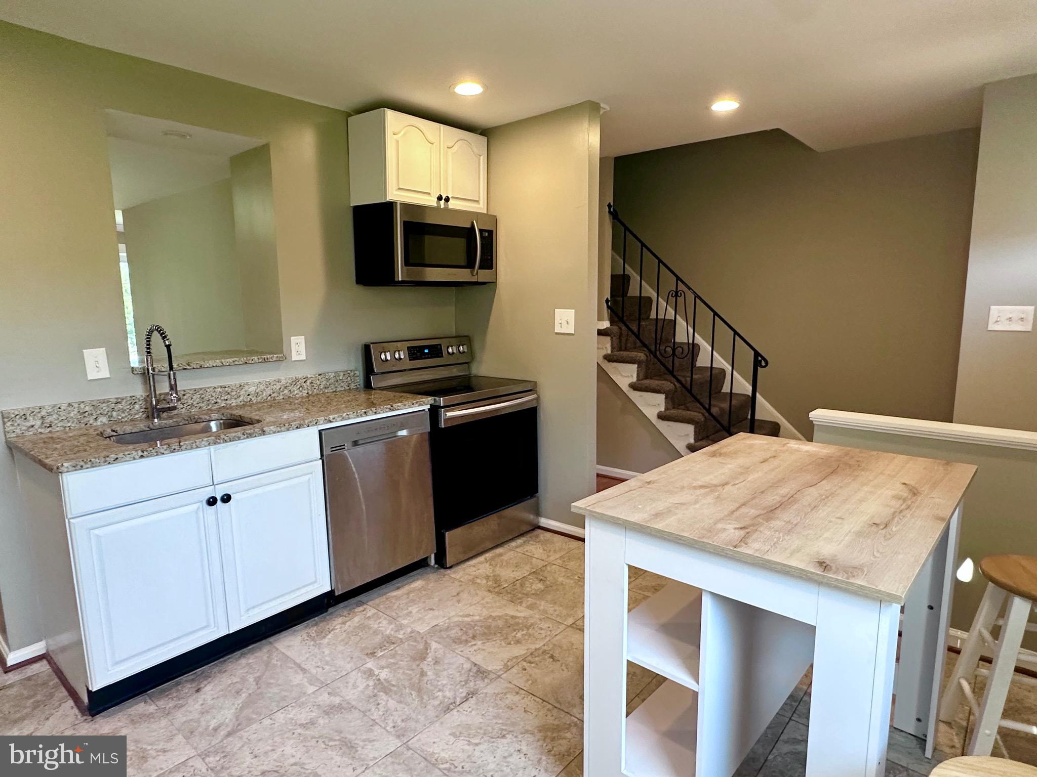 FOREST SPRING CONDO-PHAS - Residential Lease