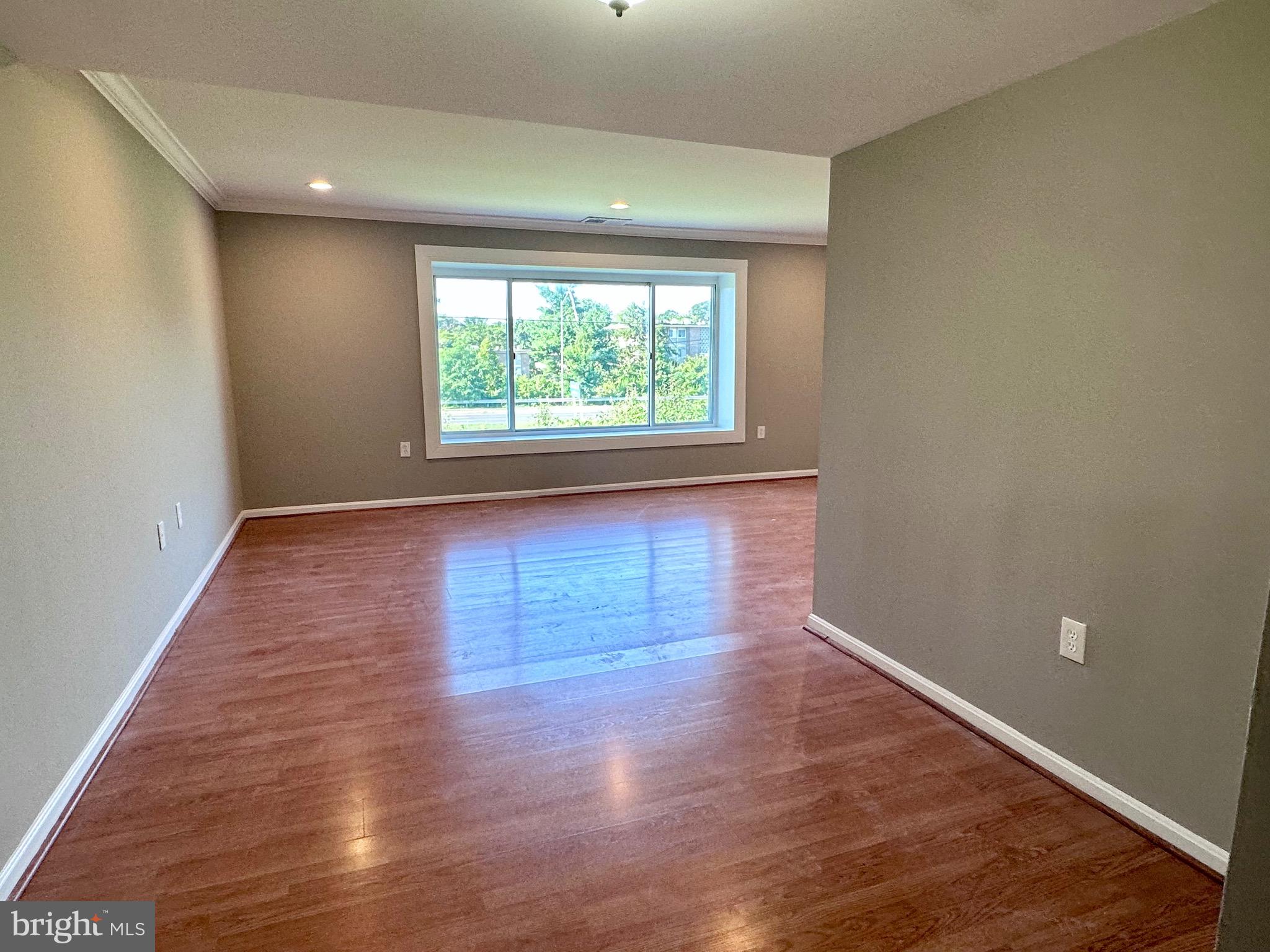 FOREST SPRING CONDO-PHAS - Residential Lease