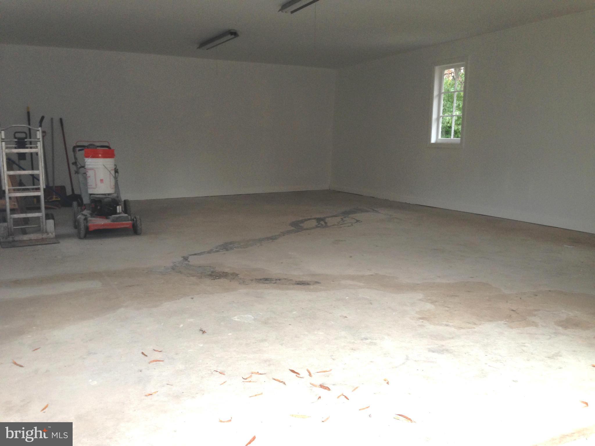 WOODLAWN - Residential