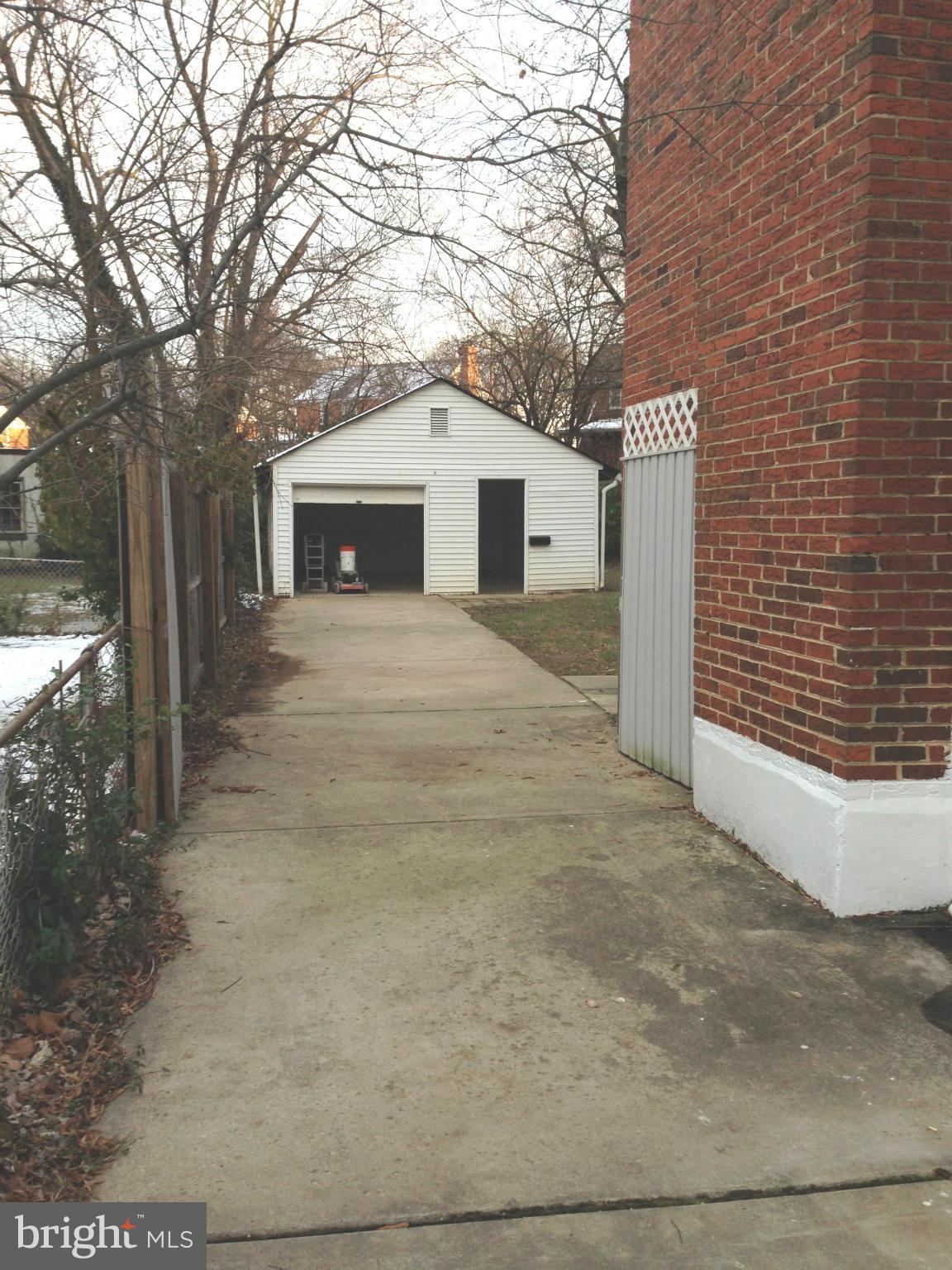 WOODLAWN - Residential