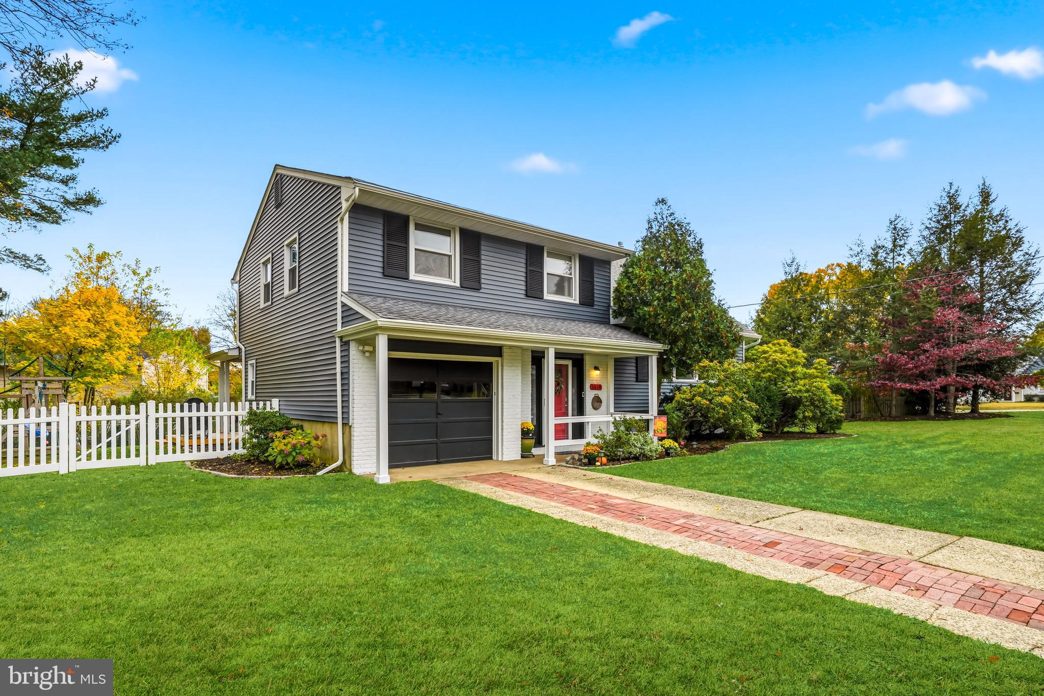 1519 LONGFELLOW DRIVE