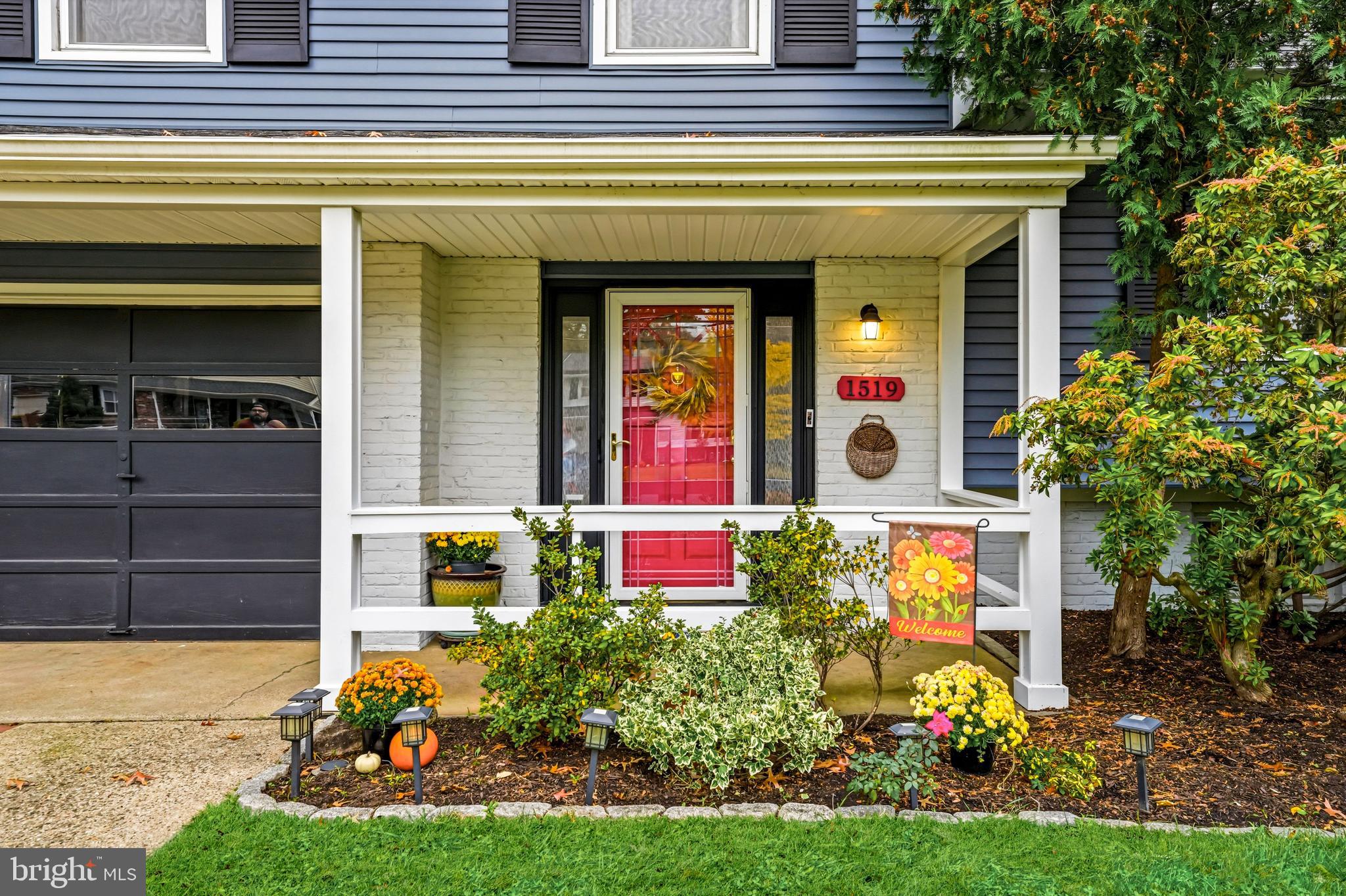 1519 LONGFELLOW DRIVE