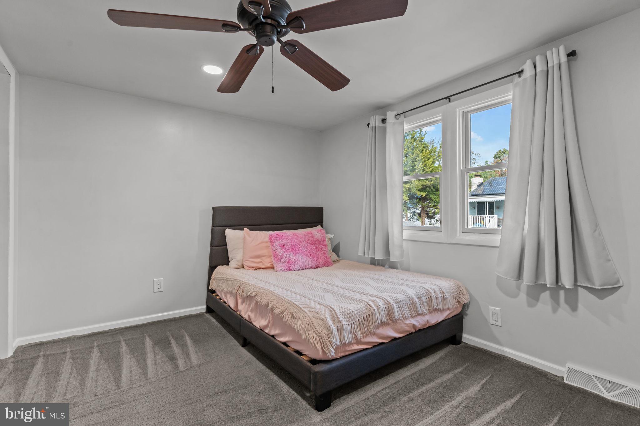 NESHAMINY FALLS - Residential