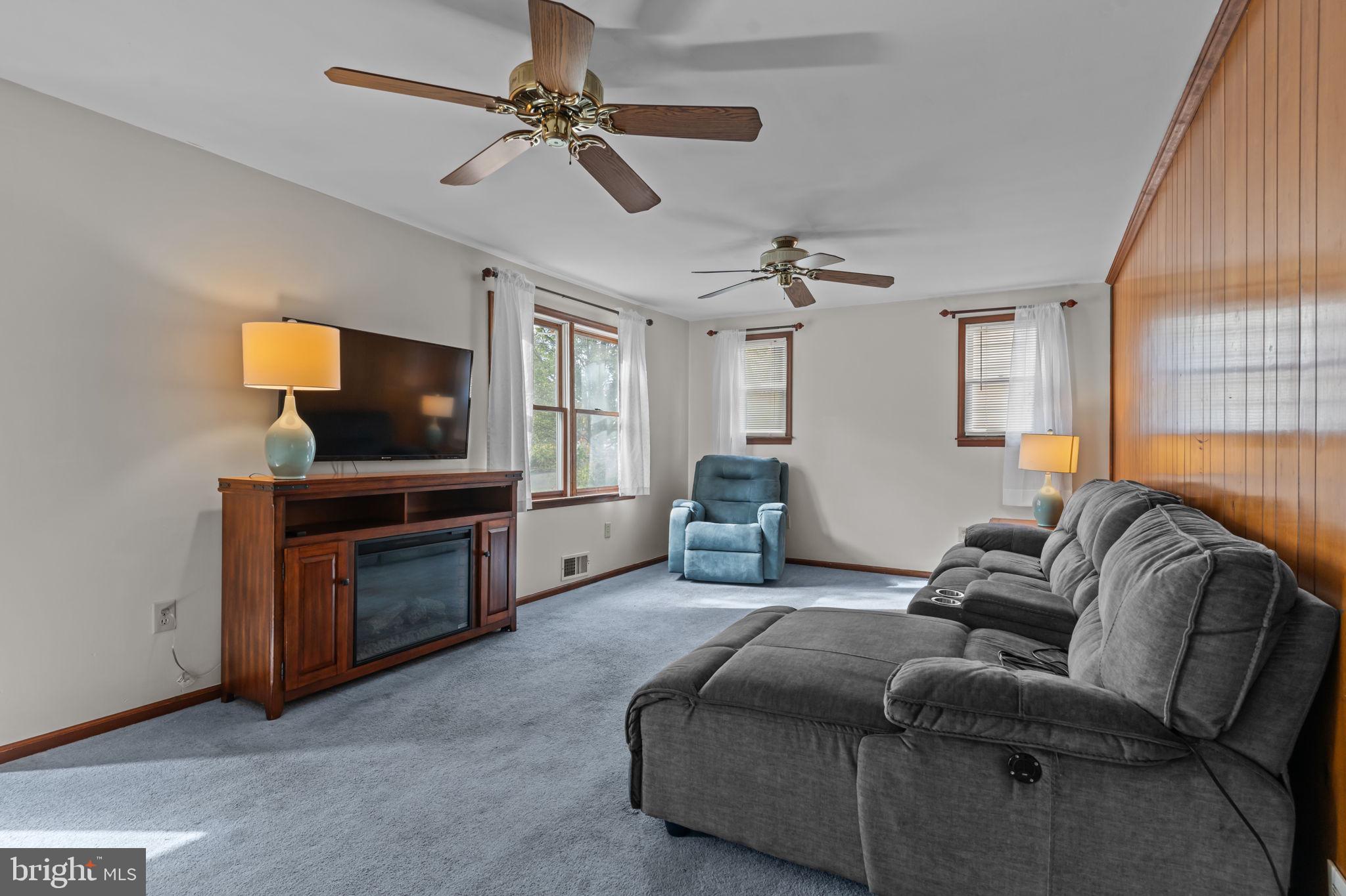 NESHAMINY FALLS - Residential