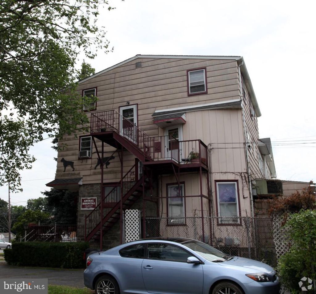 Photo of 304 N Chester Pike, GLENOLDEN, PA 19036 (MLS # PADE2071268)