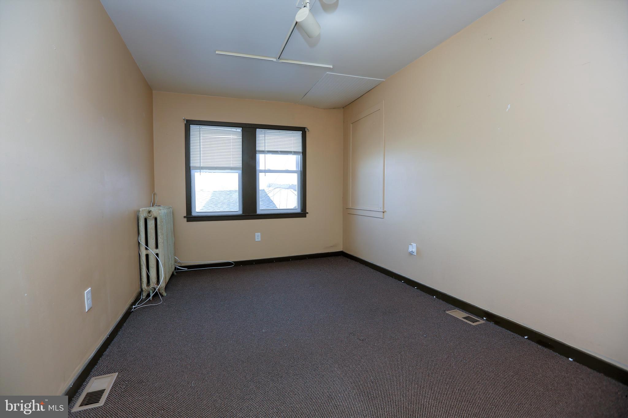 ARDMORE - Commercial Sale