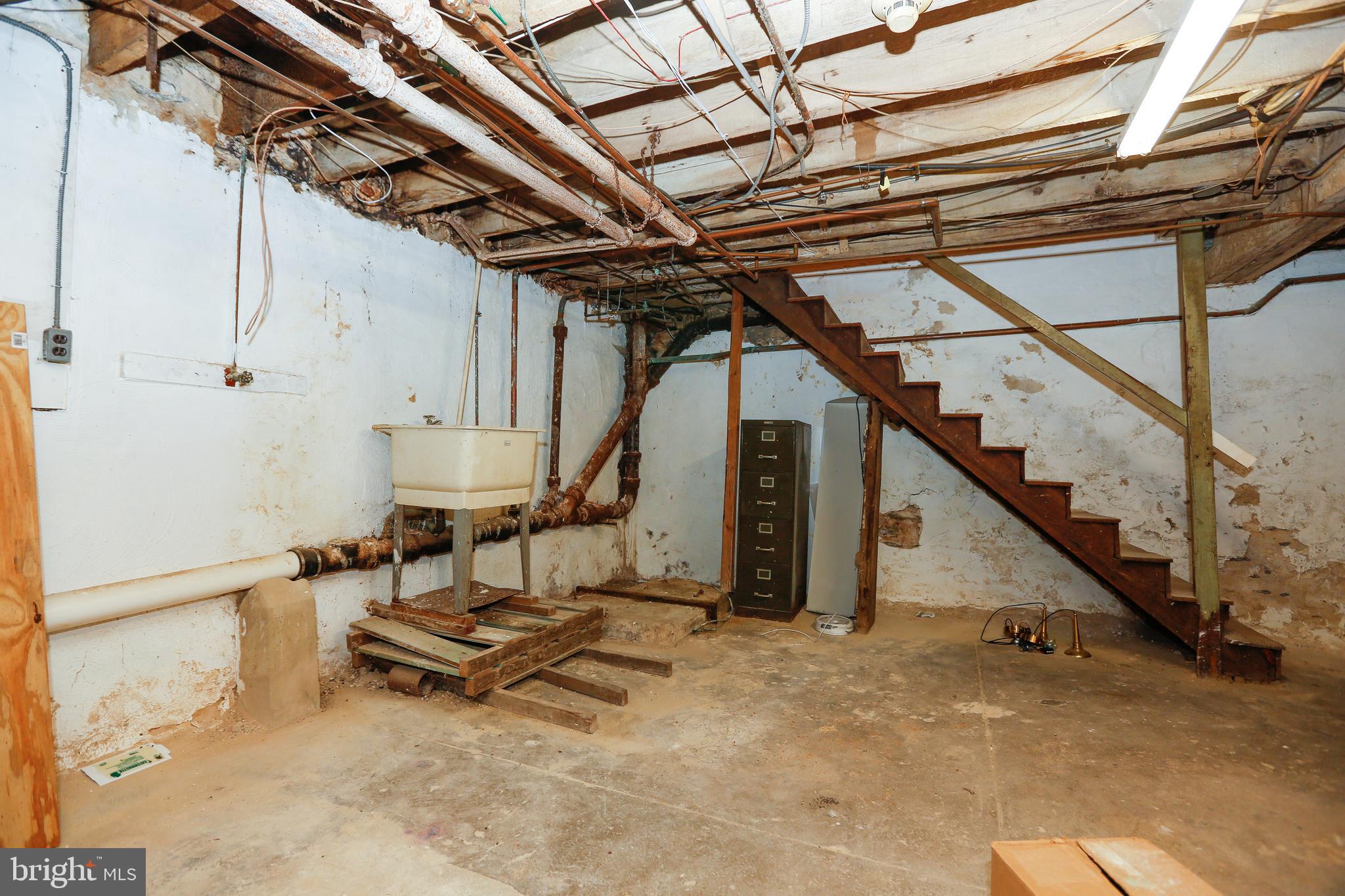 ARDMORE - Commercial Sale