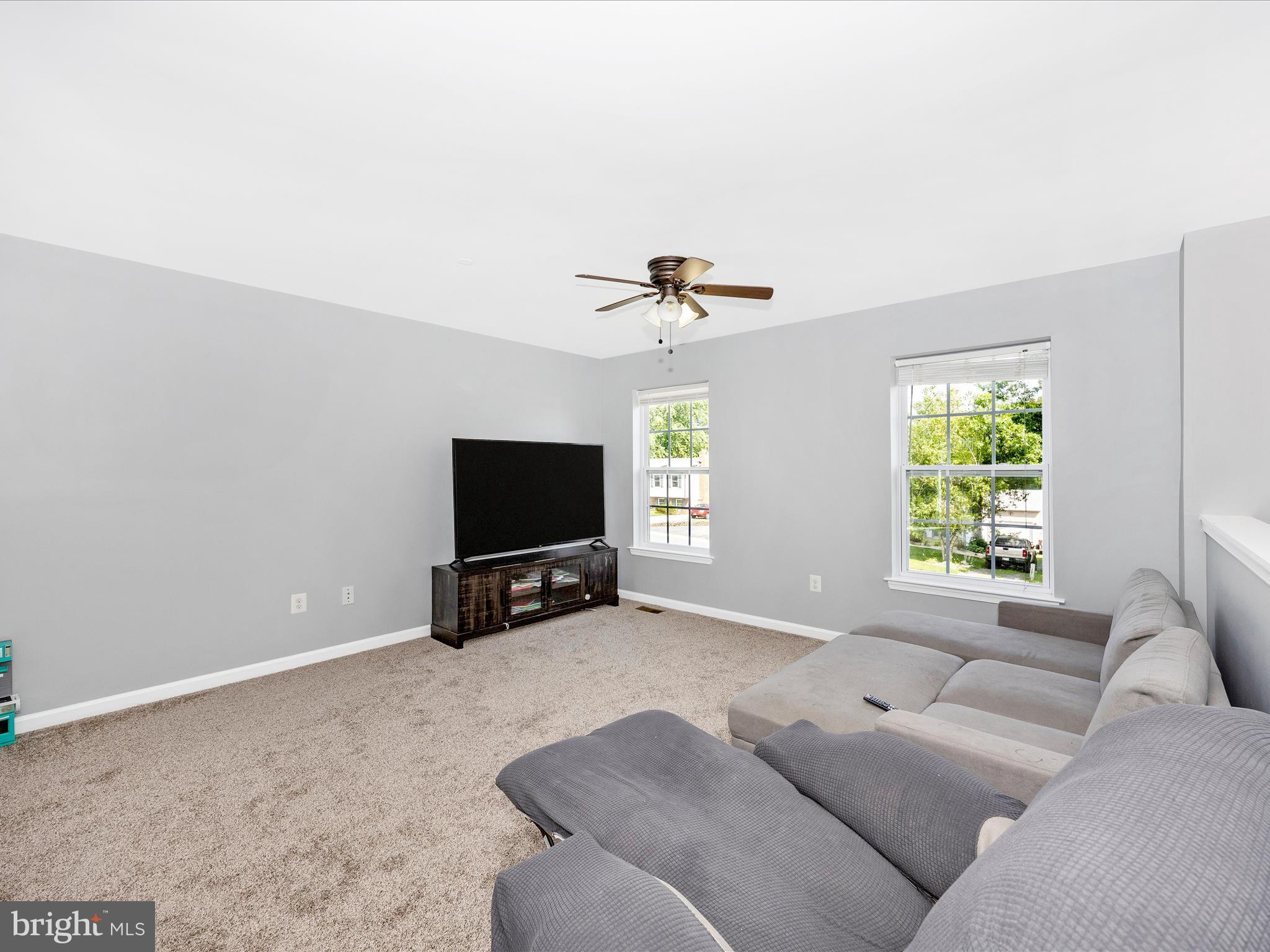 2919 HOLLAND DRIVE
