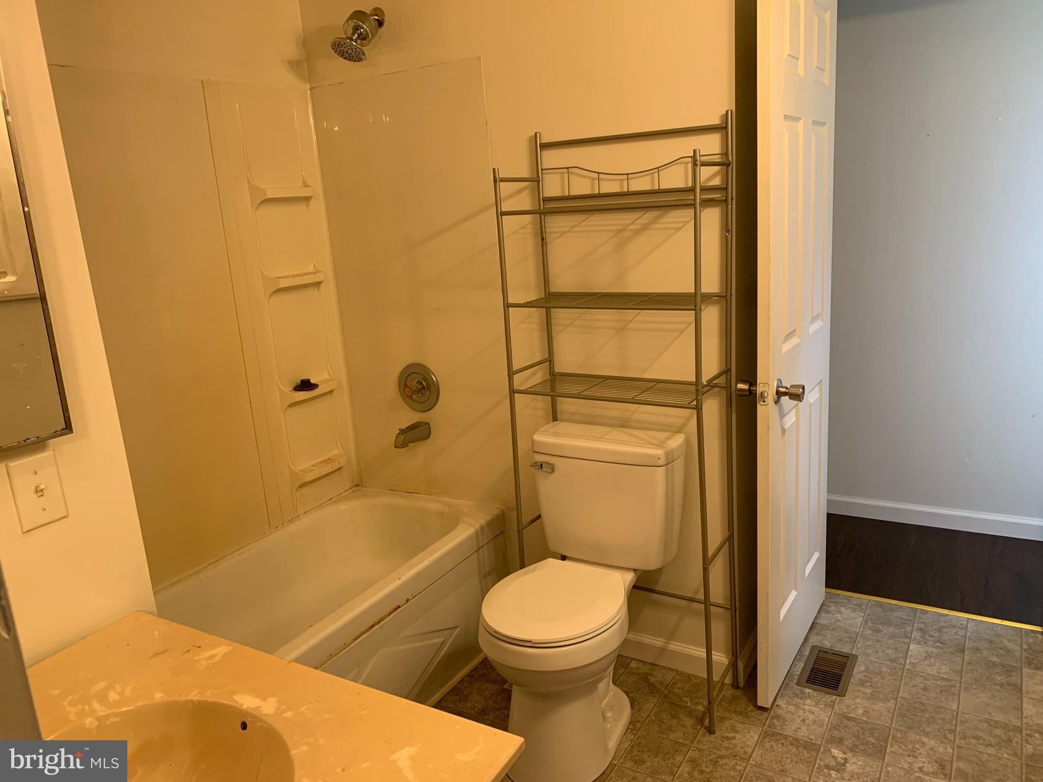 BUNKER HILL HEIGHTS - Residential Lease