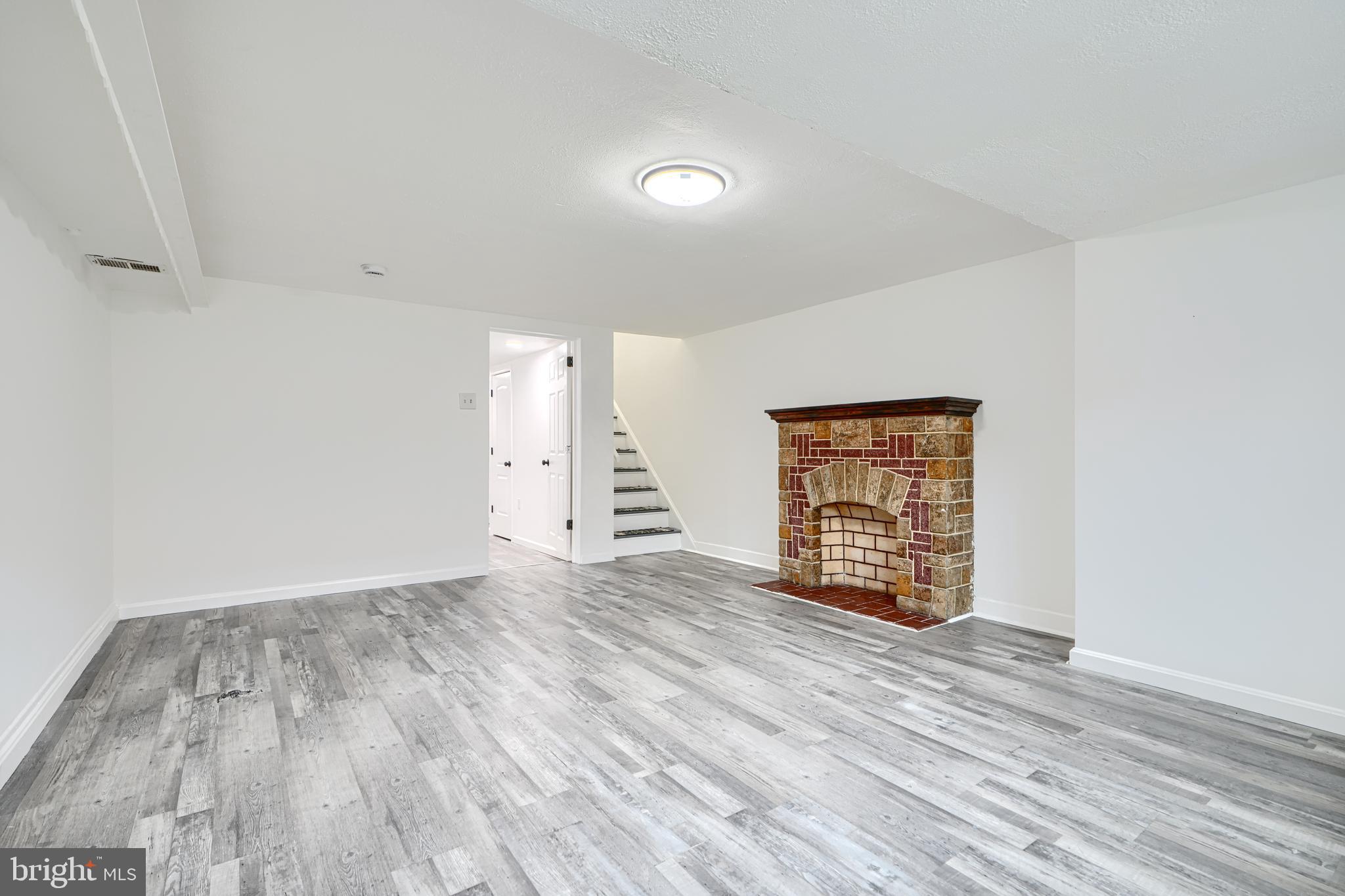 JOSEPH LEE - Residential