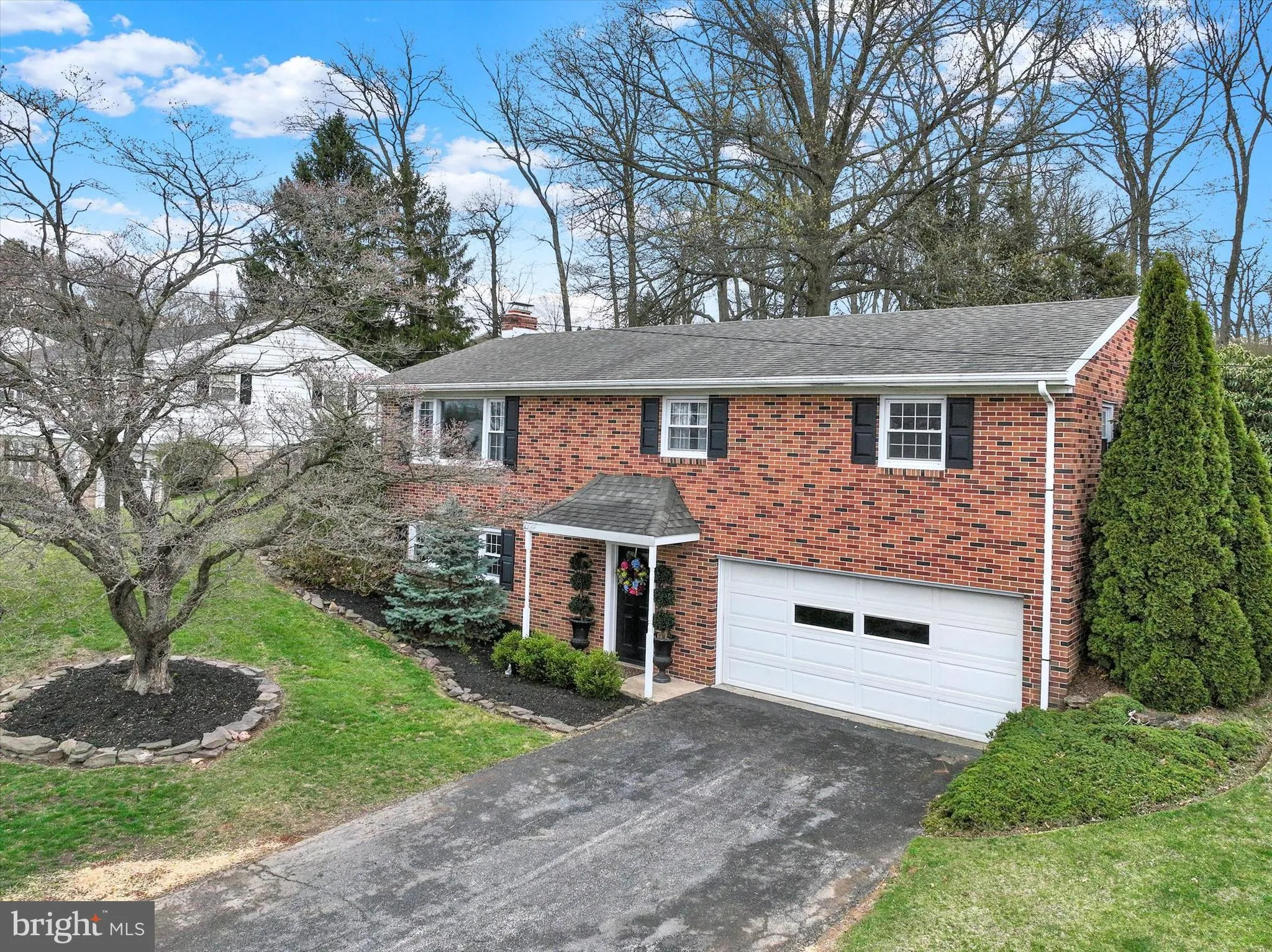 York, Pennsylvania 17402, United States, 3 Bedrooms Bedrooms, ,2 BathroomsBathrooms,Residential,Pending,107566