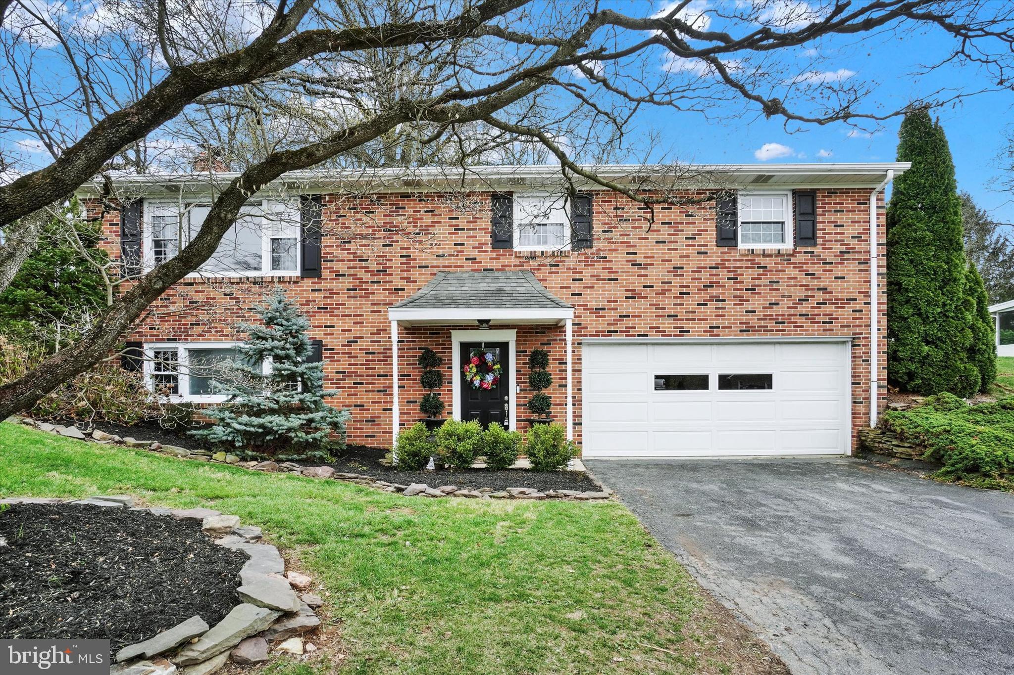 ARLINGTON PARK - Residential