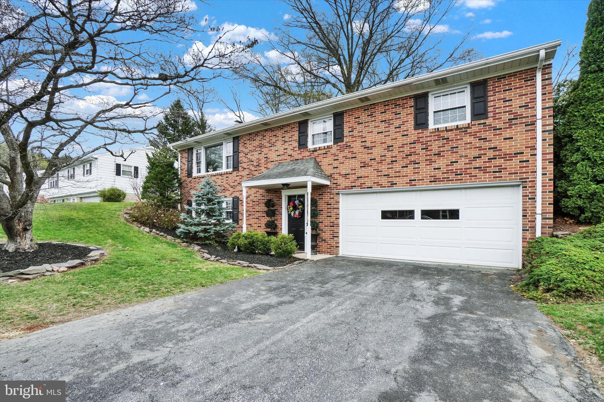 ARLINGTON PARK - Residential