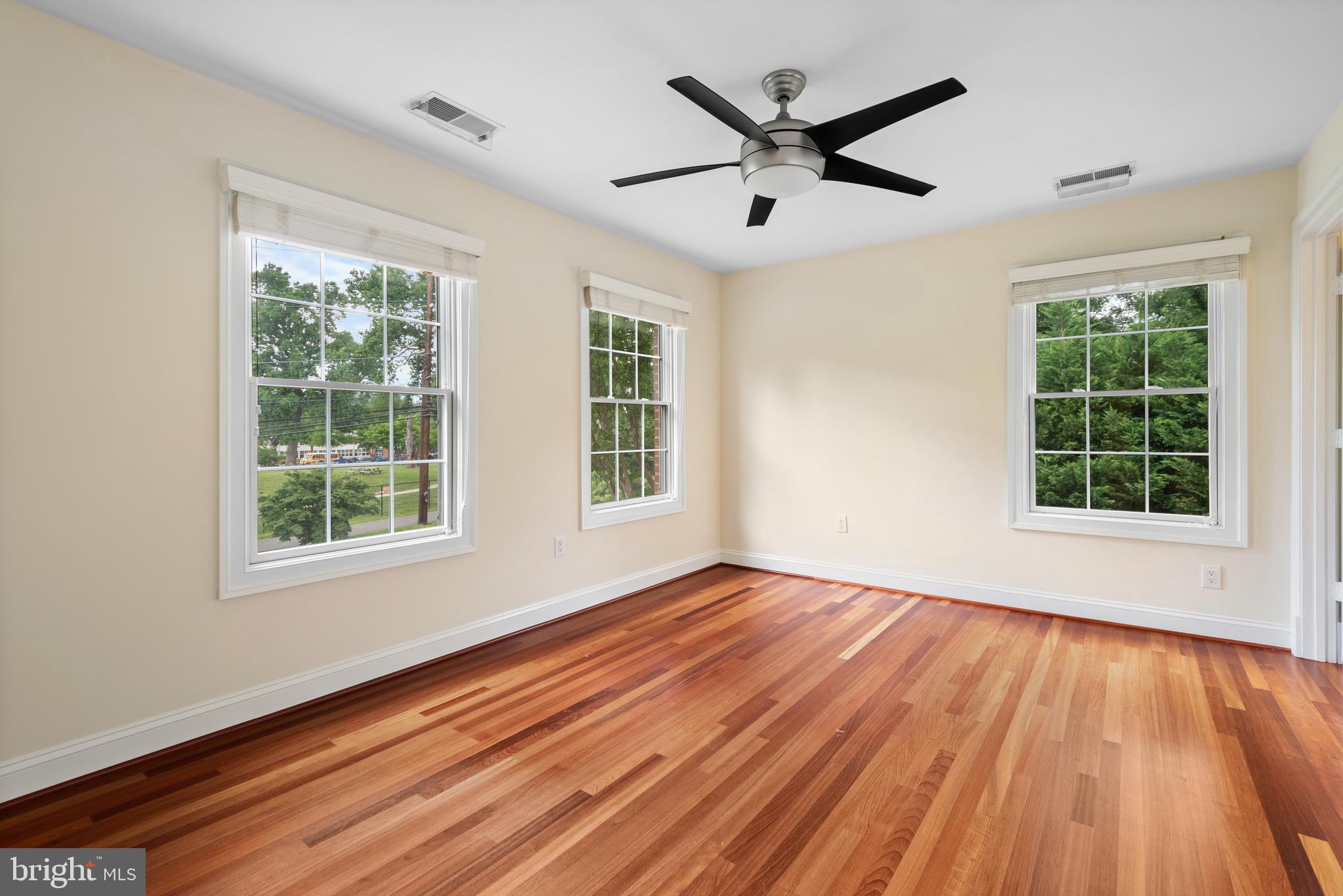 PAGE HILL - Residential