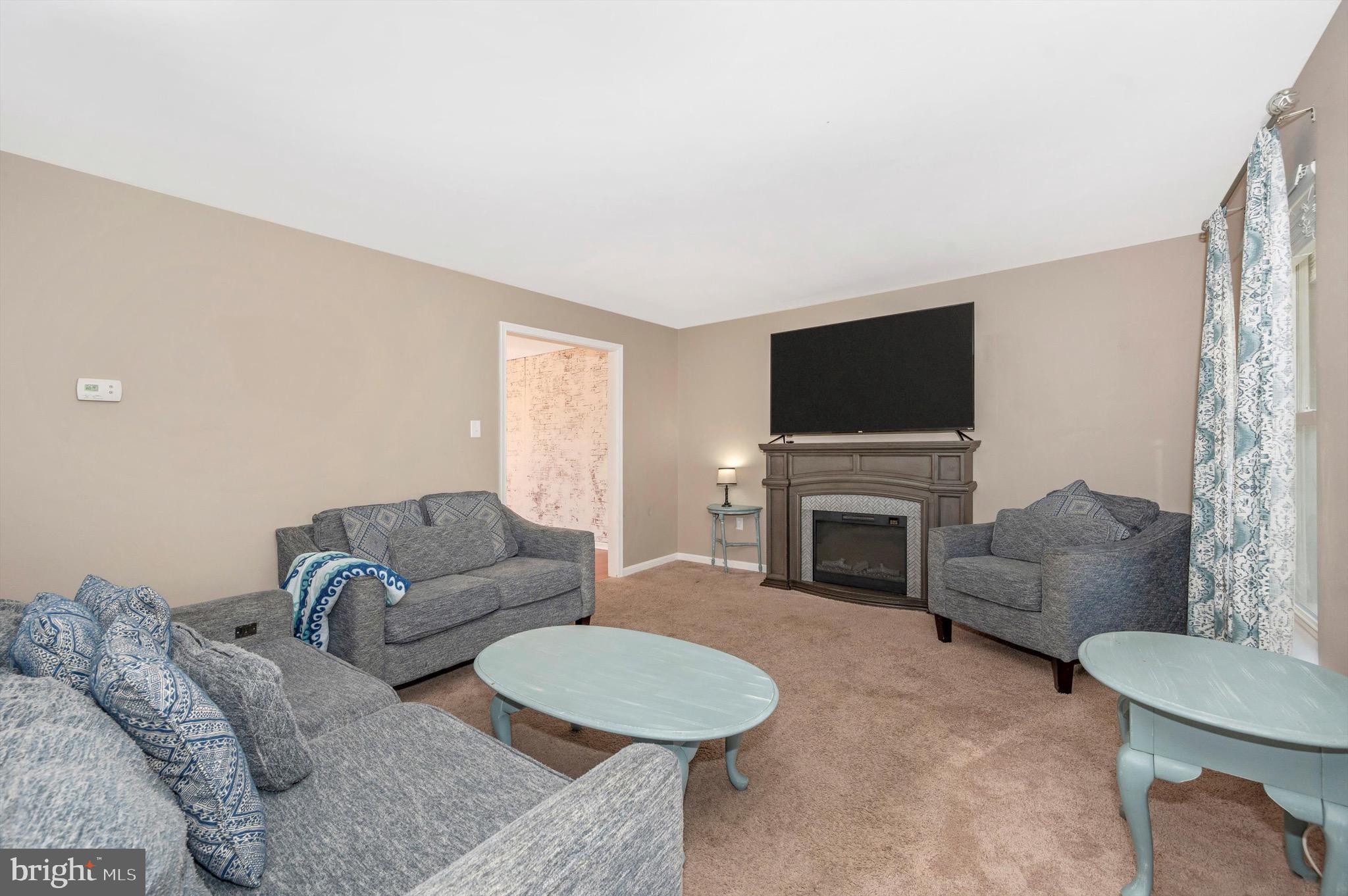 WHISPERING HILLS - Residential