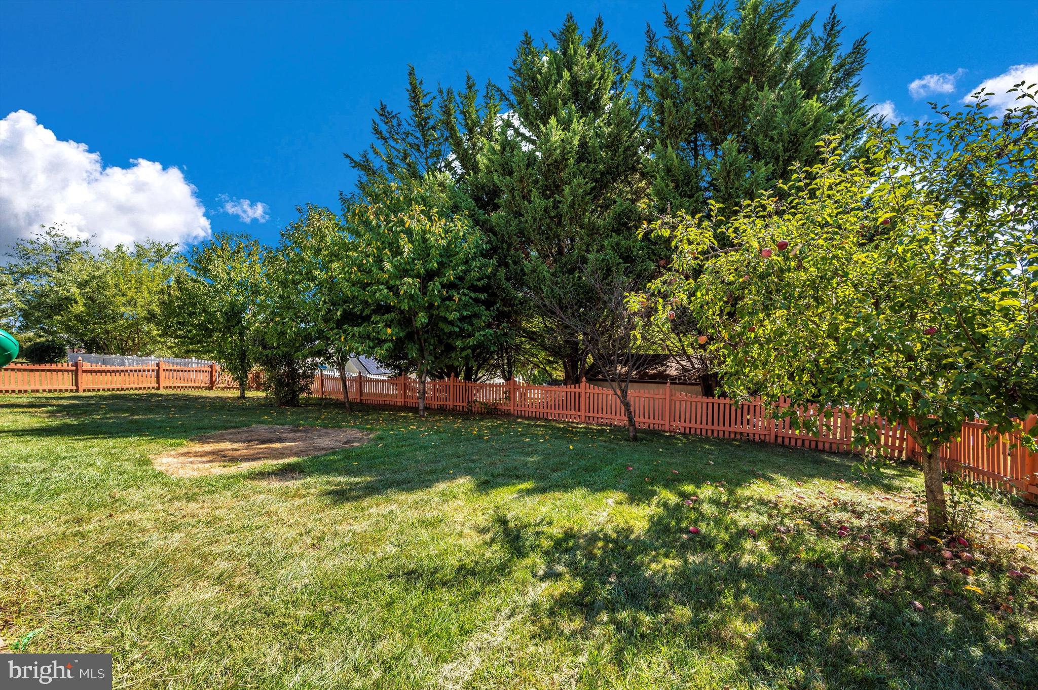 WHISPERING HILLS - Residential