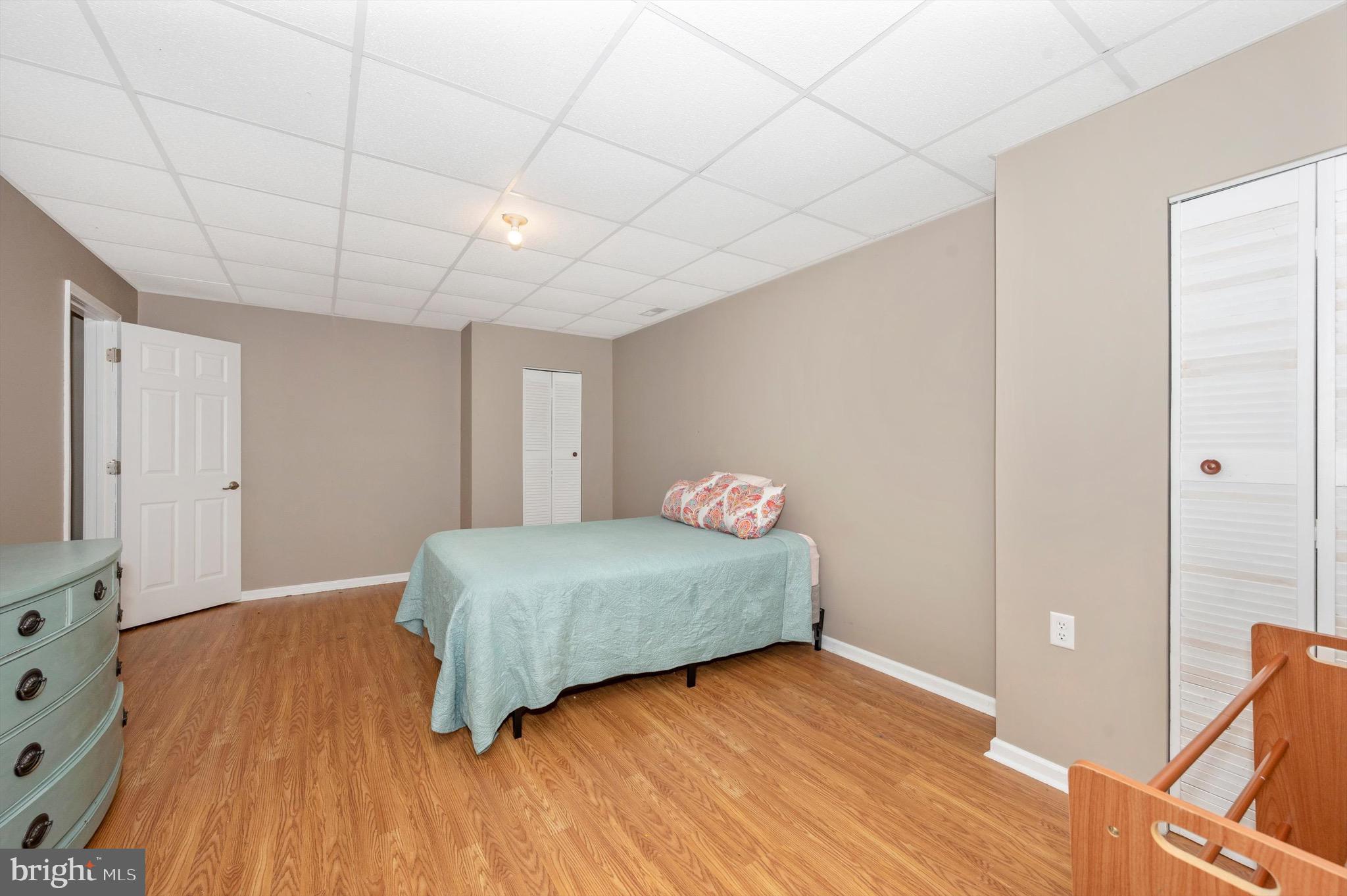 WHISPERING HILLS - Residential