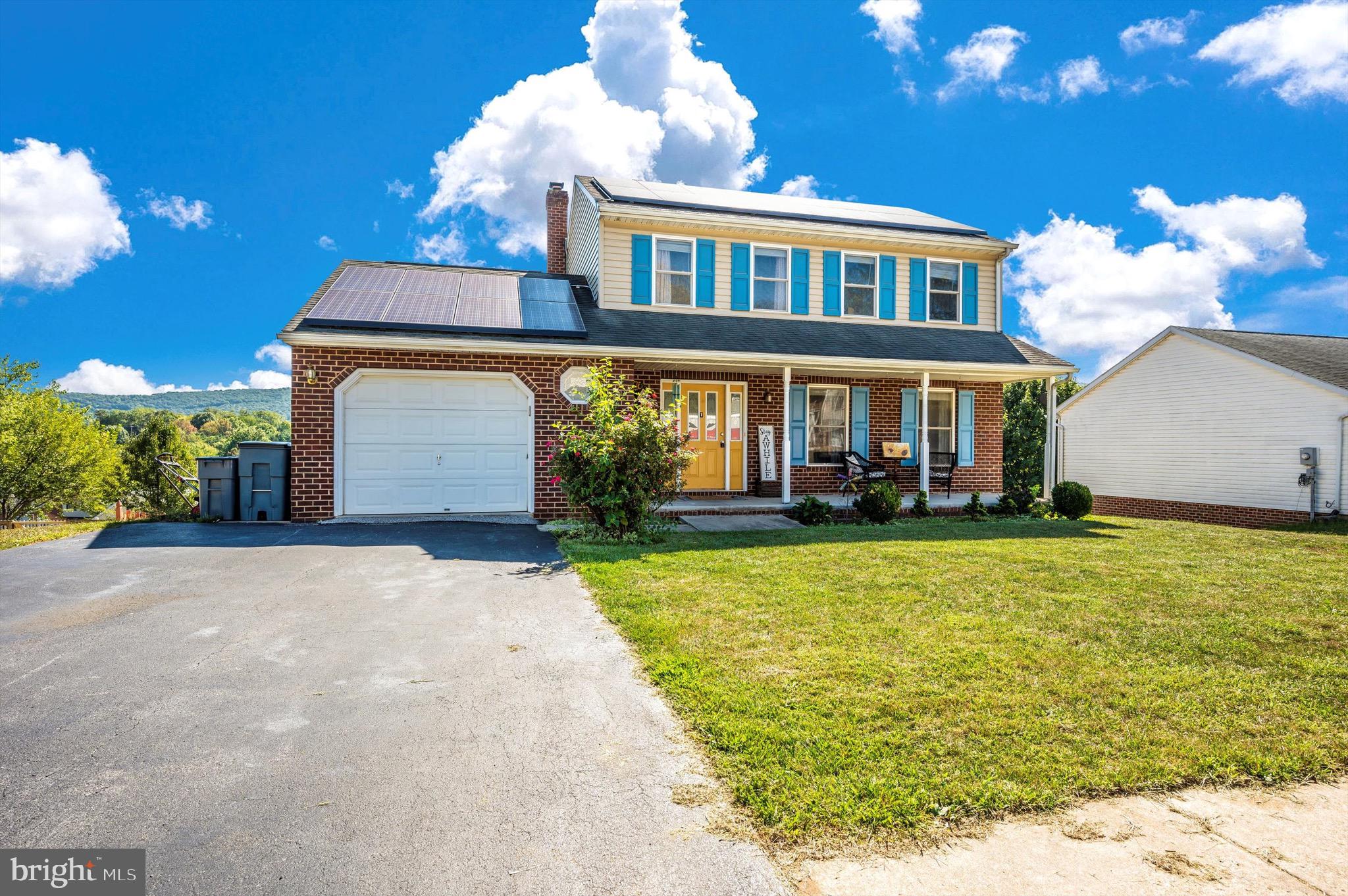 WHISPERING HILLS - Residential