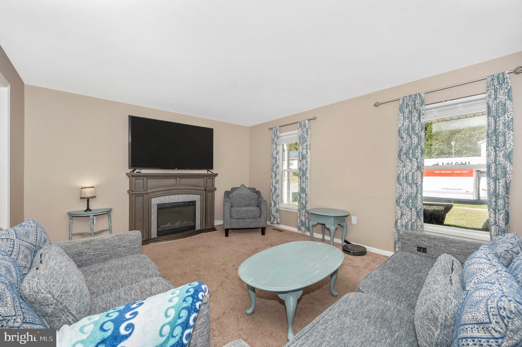 WHISPERING HILLS - Residential