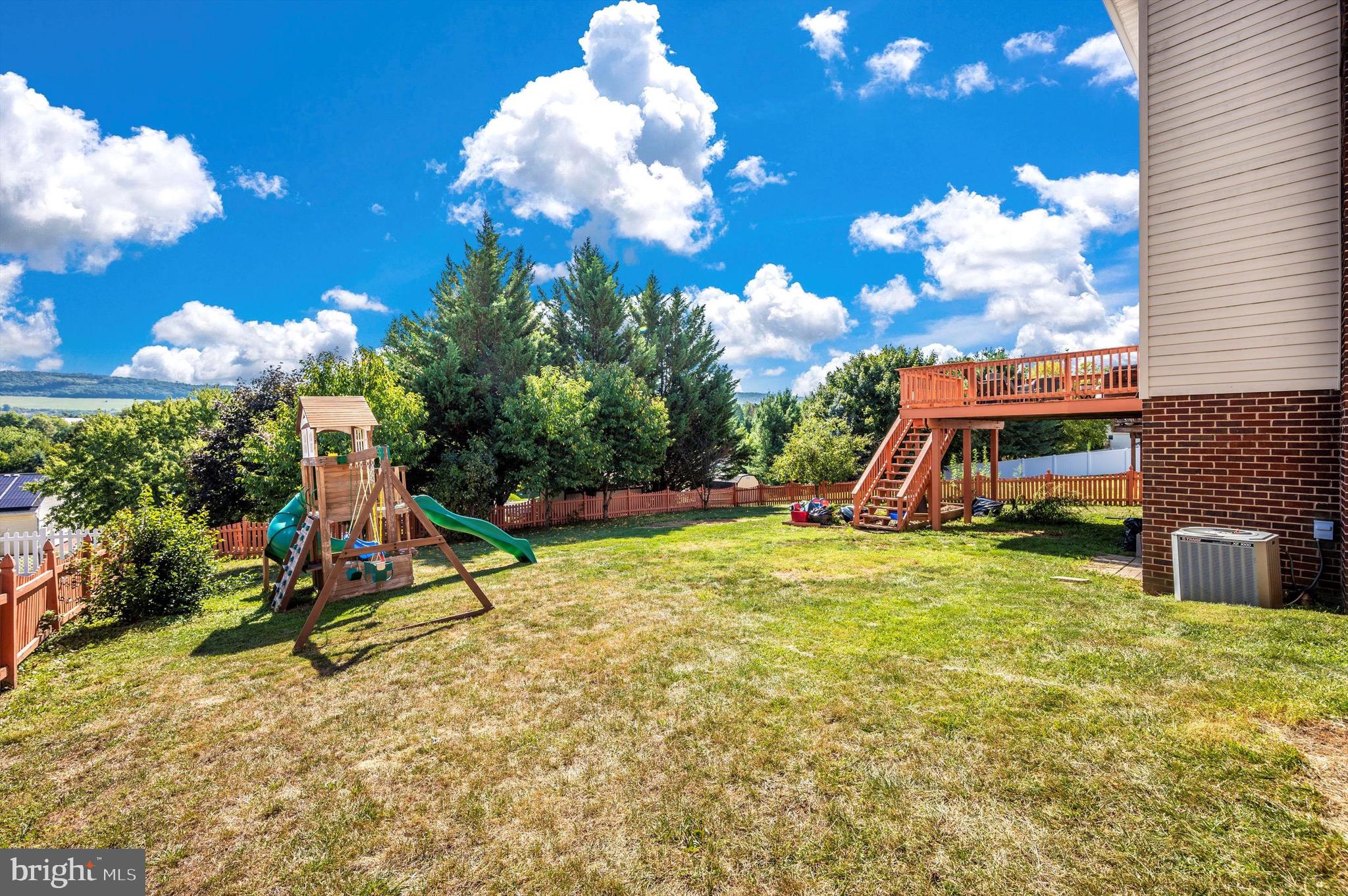 WHISPERING HILLS - Residential