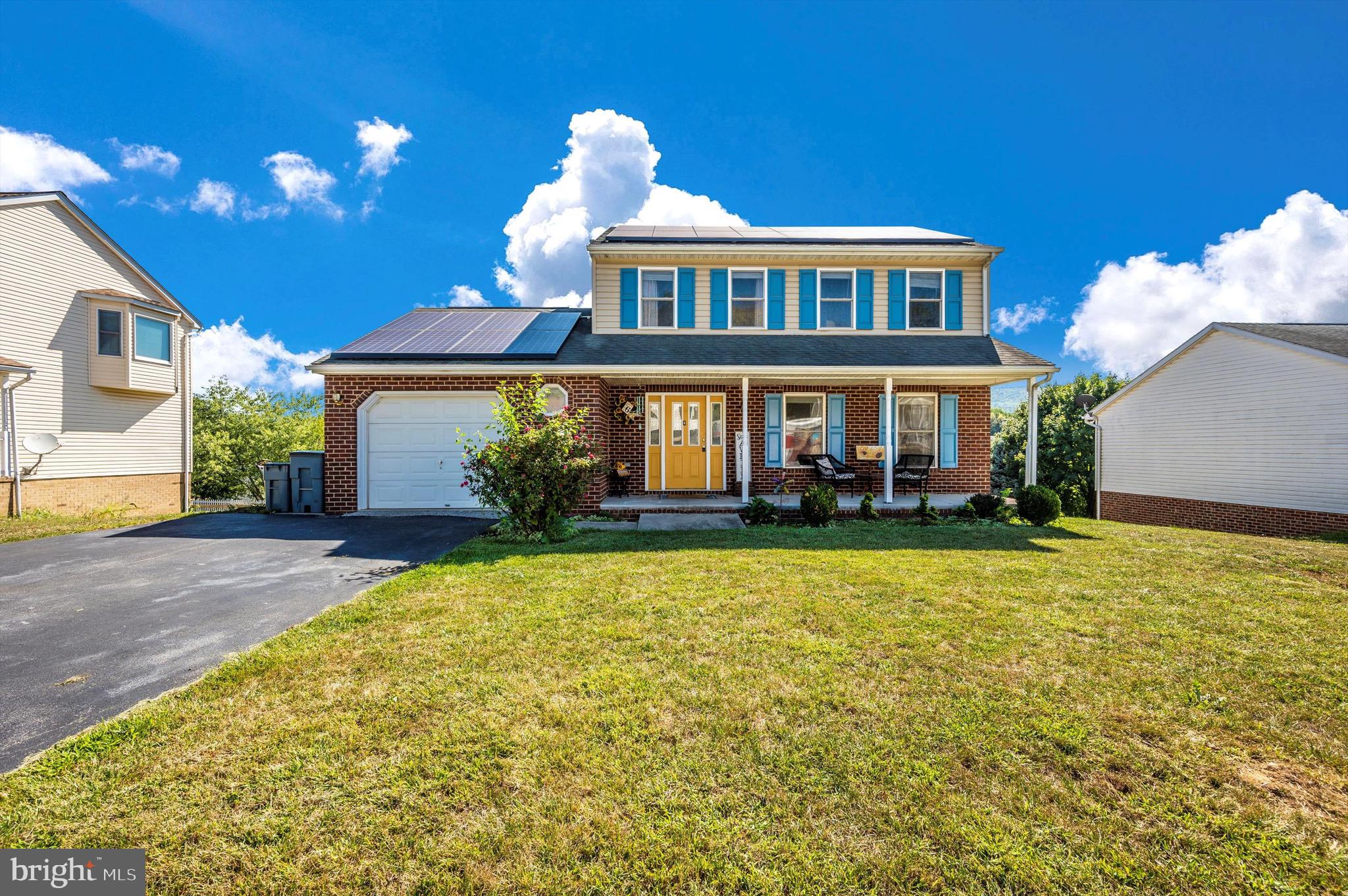 WHISPERING HILLS - Residential