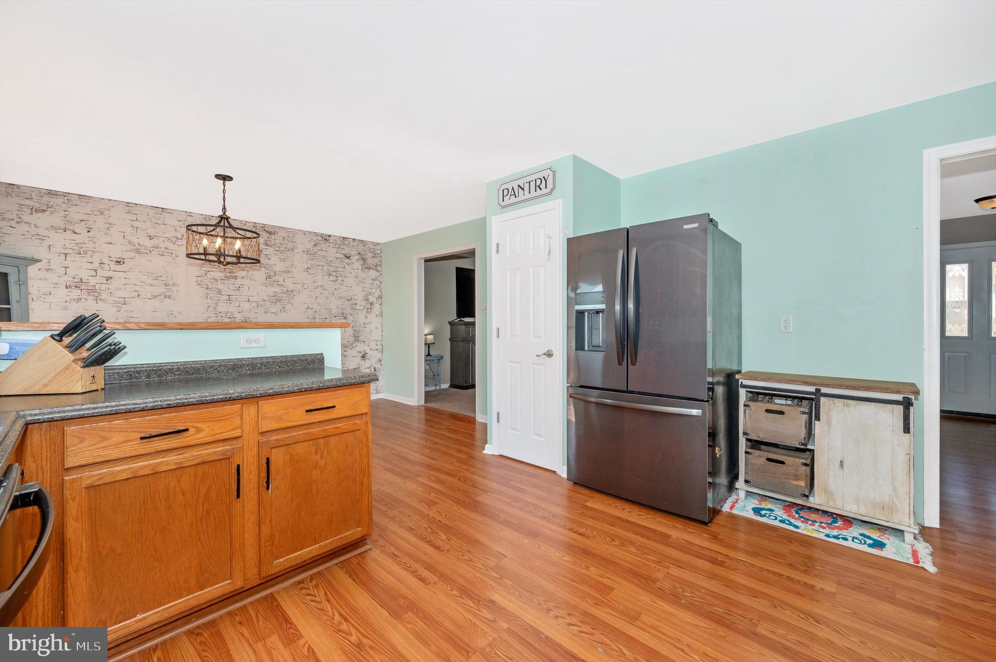 WHISPERING HILLS - Residential