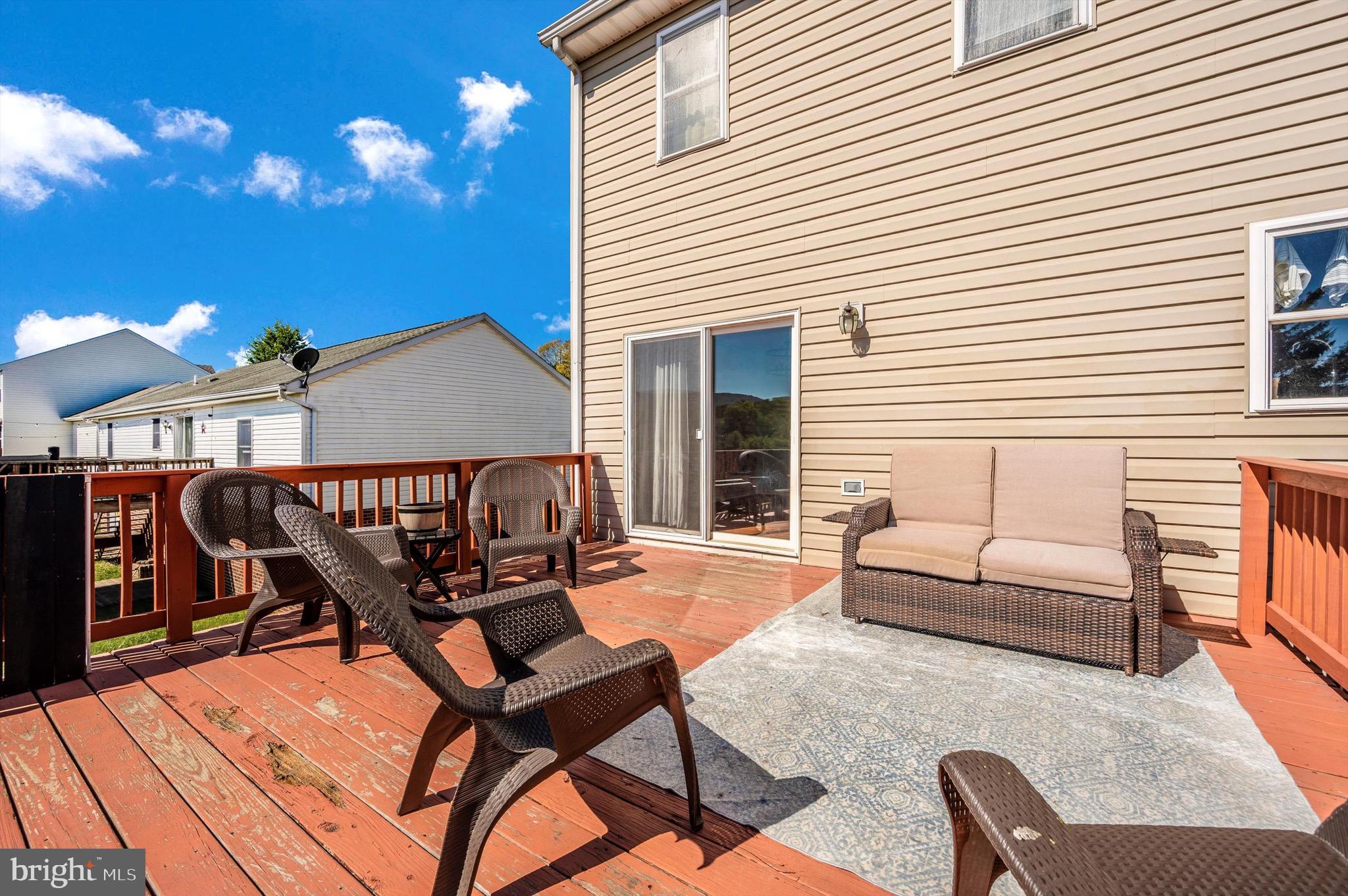 WHISPERING HILLS - Residential