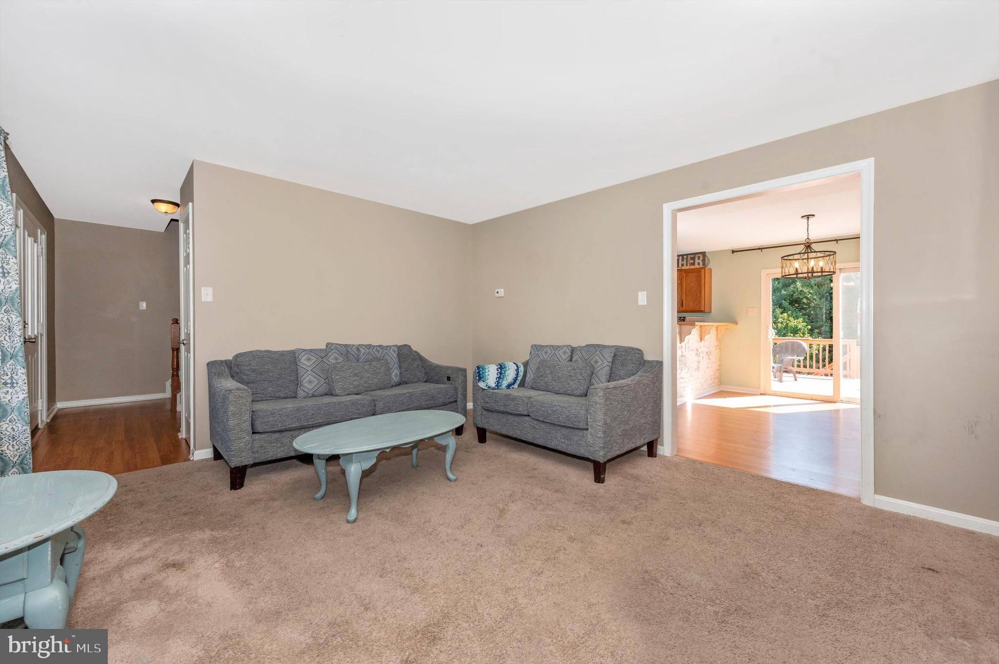 WHISPERING HILLS - Residential