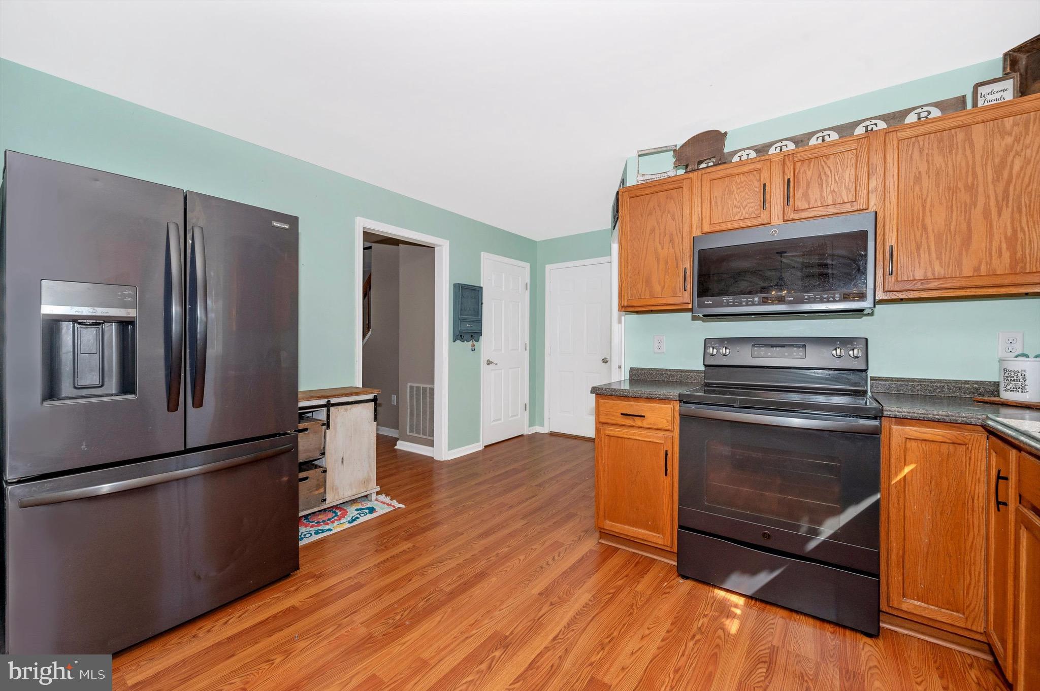 WHISPERING HILLS - Residential