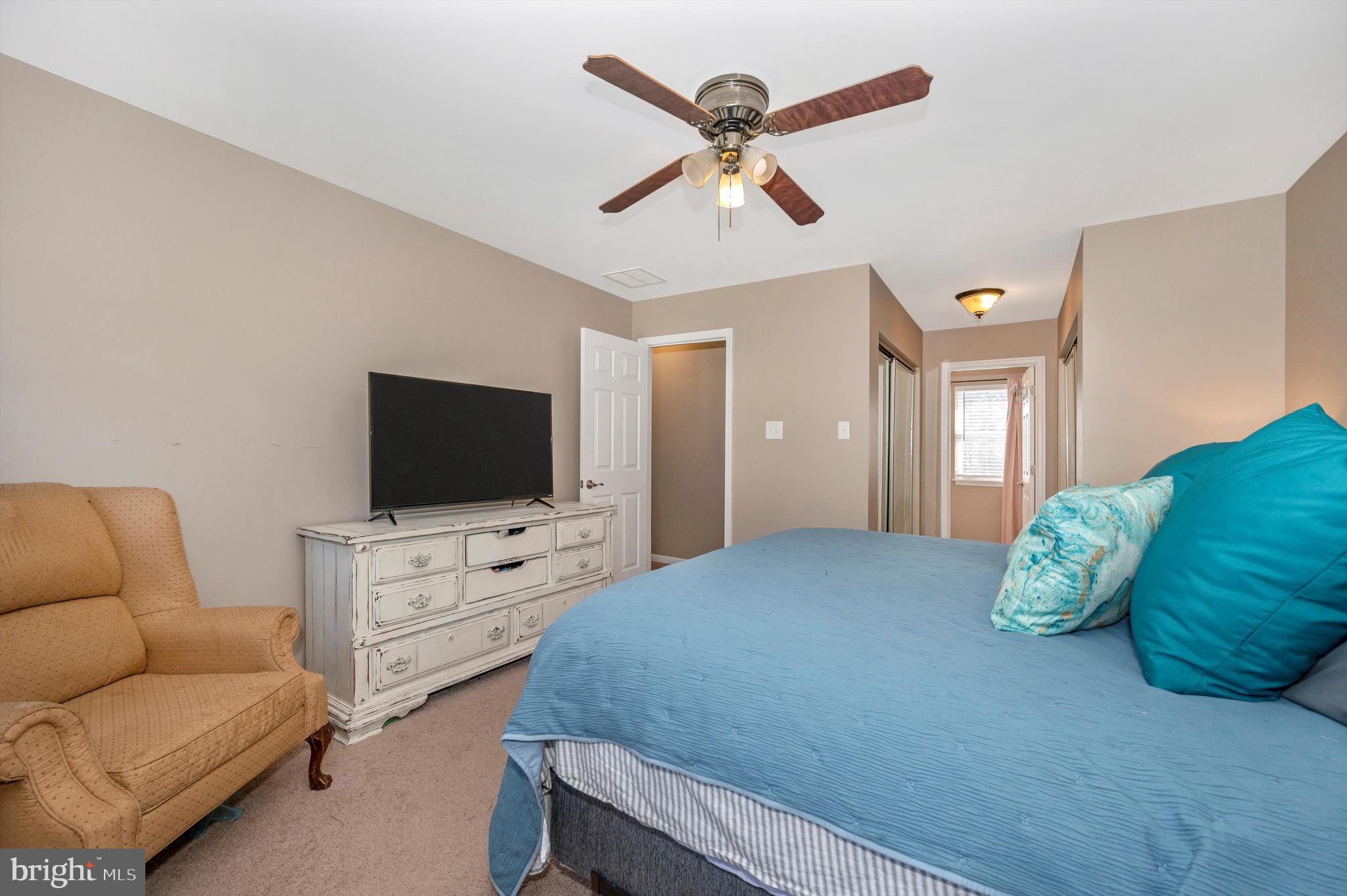 WHISPERING HILLS - Residential