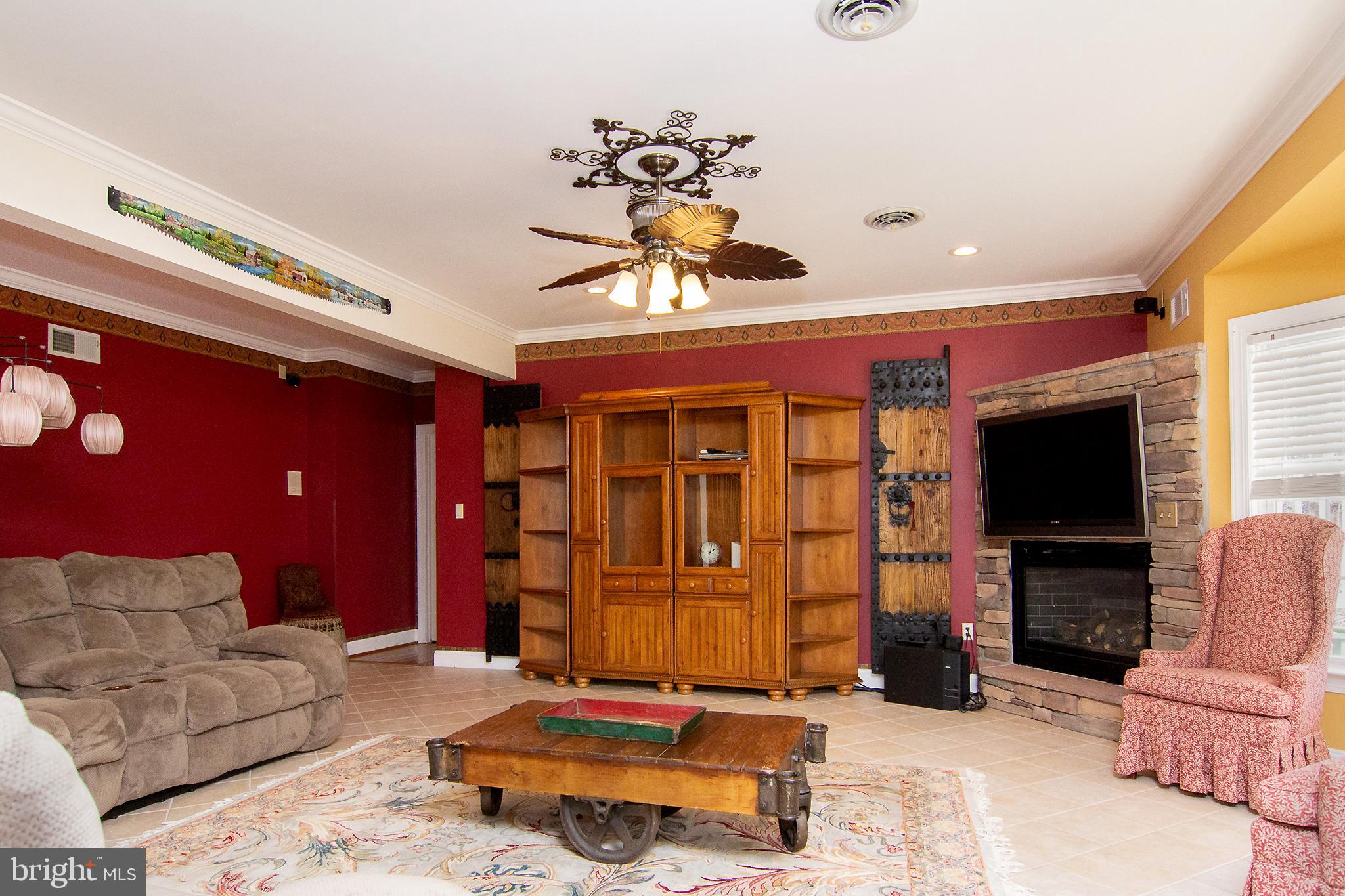 RIVER DOWNS - Residential