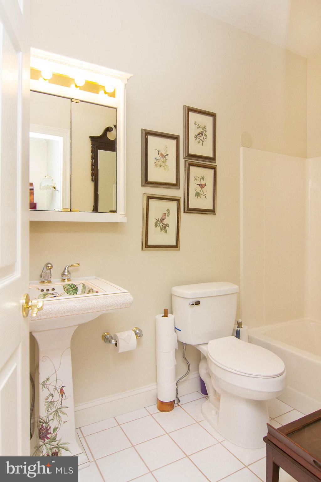 RIVER DOWNS - Residential