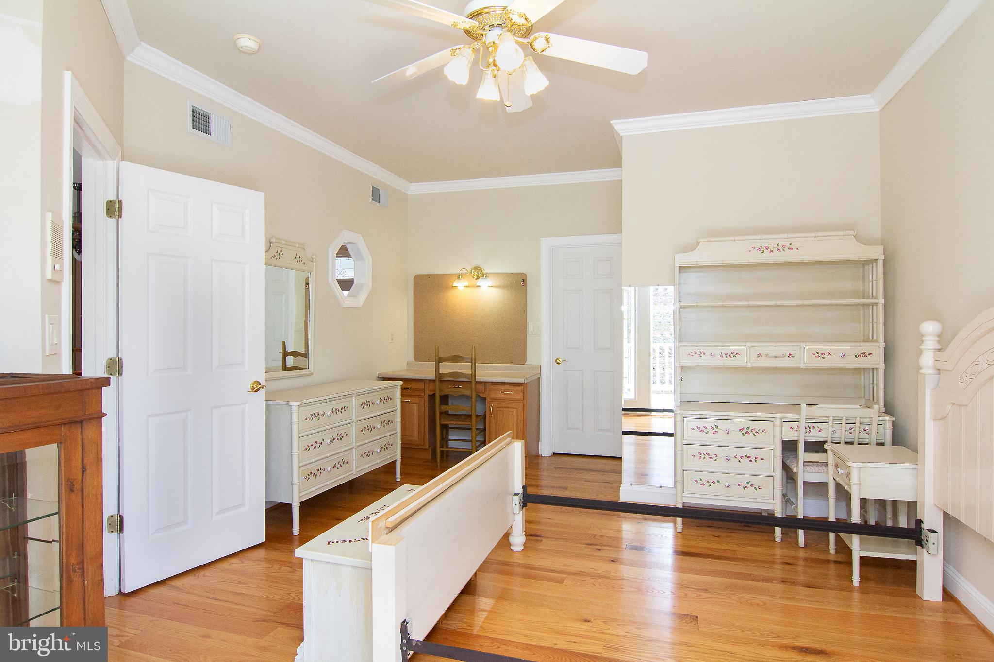 RIVER DOWNS - Residential